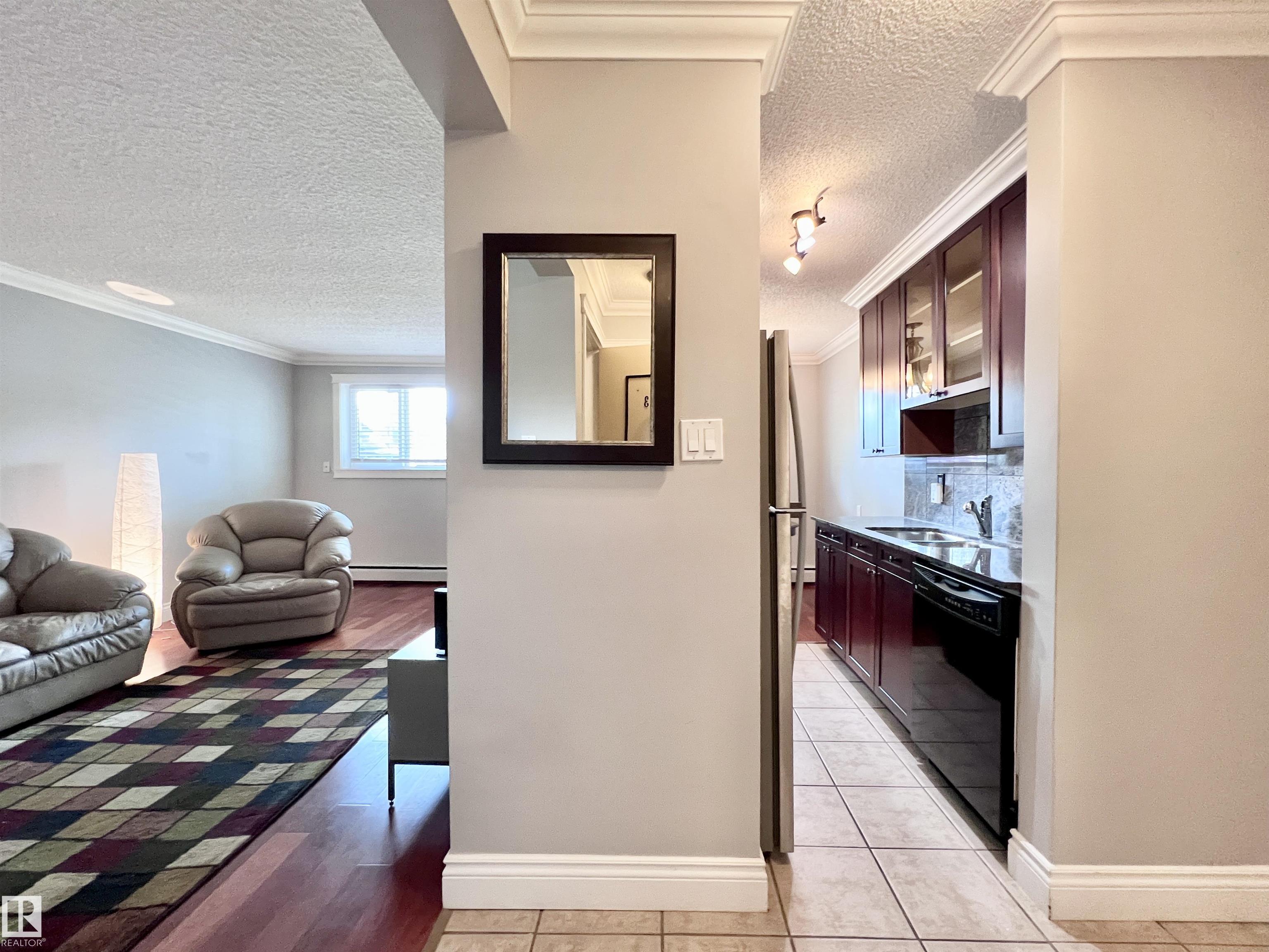 https://zimg.paragon.ice.com/ParagonImages/Property/PM/RAE/225399489/18/0/0/ad79a2843e58aeee8b822ff116798669/1/528e3a16b004158a94fb1a9aed745e59/225399489-00df394a-e98a-4f4a-8f2c-5a5ddd9d1abe.JPG