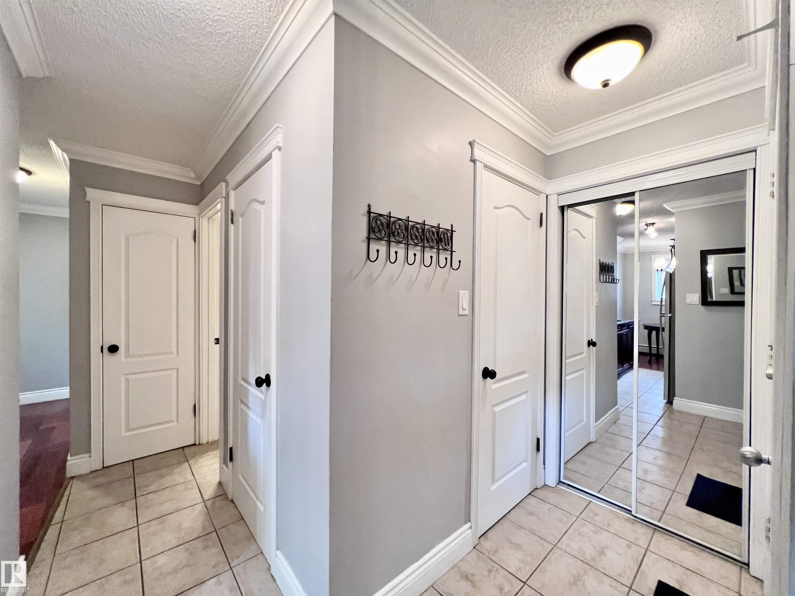 https://zimg.paragon.ice.com/ParagonImages/Property/PM/RAE/225399489/22/0/0/19e49f28a7599fbd1fdea6f058d5d01d/1/528e3a16b004158a94fb1a9aed745e59/225399489-4bb78e97-ad1f-40f4-8156-b4b81a48e0cd.JPG