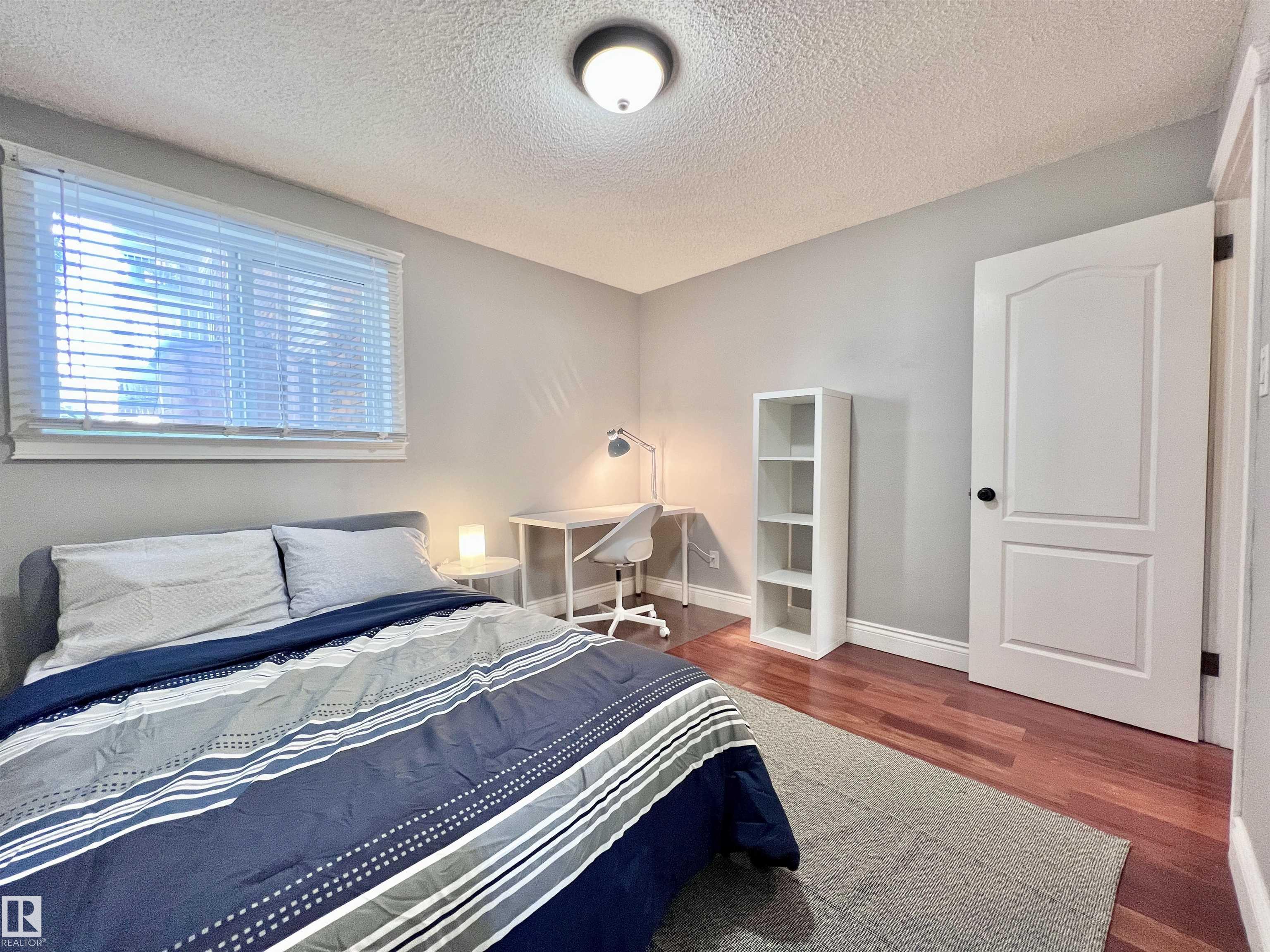 https://zimg.paragon.ice.com/ParagonImages/Property/PM/RAE/225399489/24/0/0/a291e358bc6456c842aabf44a427f877/1/528e3a16b004158a94fb1a9aed745e59/225399489-3bcaaa28-3895-4d9c-ab70-acfe6f1708c3.JPG