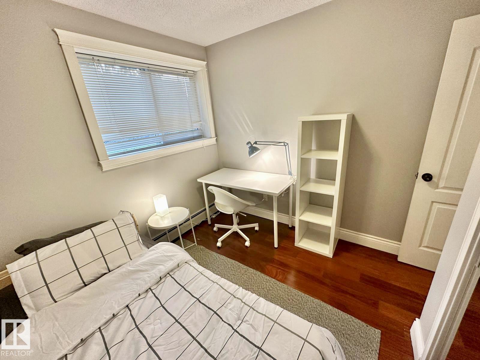 https://zimg.paragon.ice.com/ParagonImages/Property/PM/RAE/225399489/35/0/0/216230be6a353377aab9156b01d37294/1/528e3a16b004158a94fb1a9aed745e59/225399489-adcee47d-2a04-473c-9803-364af0ebb716.JPG