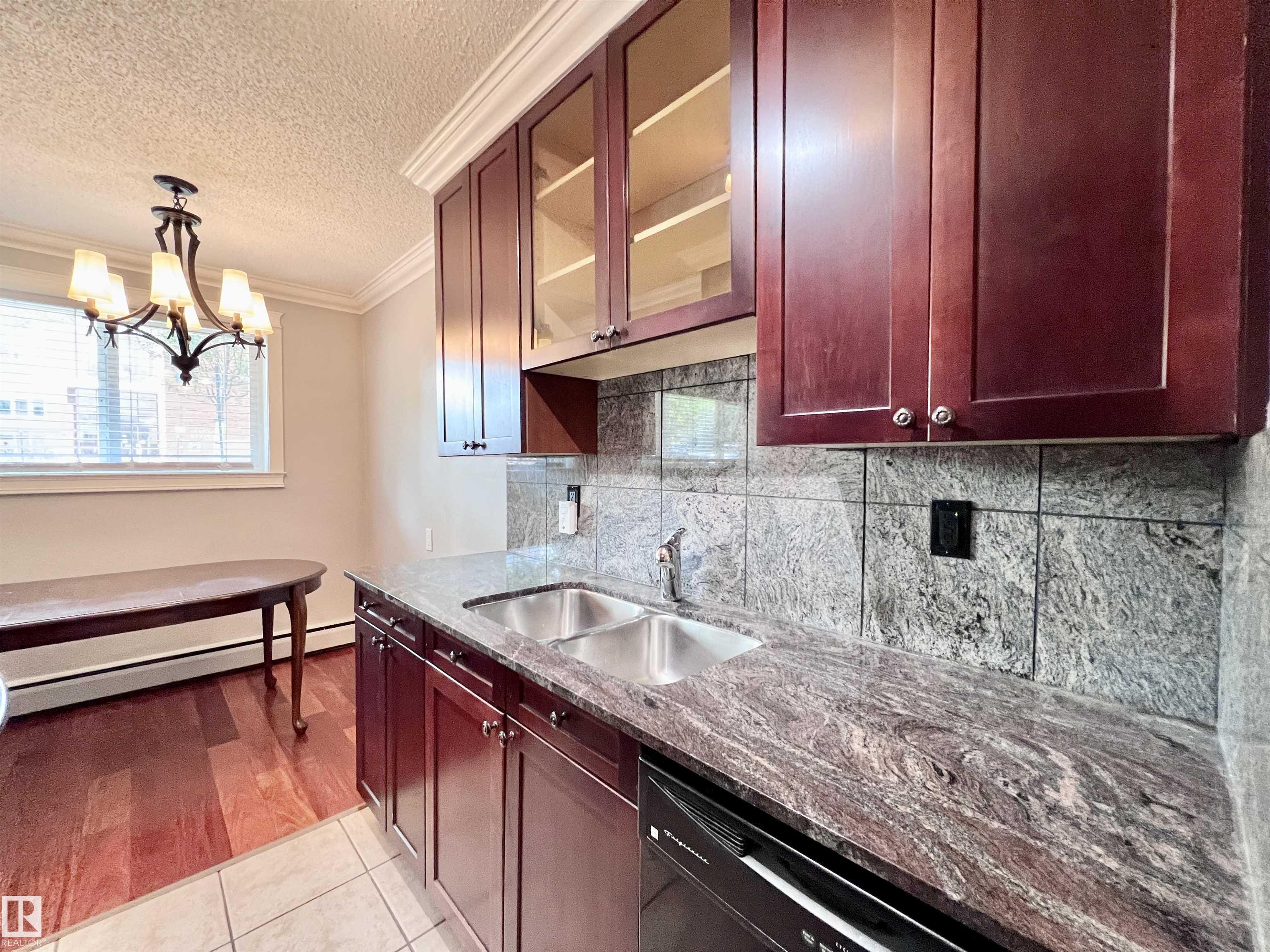 https://zimg.paragon.ice.com/ParagonImages/Property/PM/RAE/225399489/9/0/0/267d7465eacbe9a80b281b14260e6d50/1/528e3a16b004158a94fb1a9aed745e59/225399489-6ad8e09a-684a-4f3d-8fb2-3a963fffb4fd.JPG