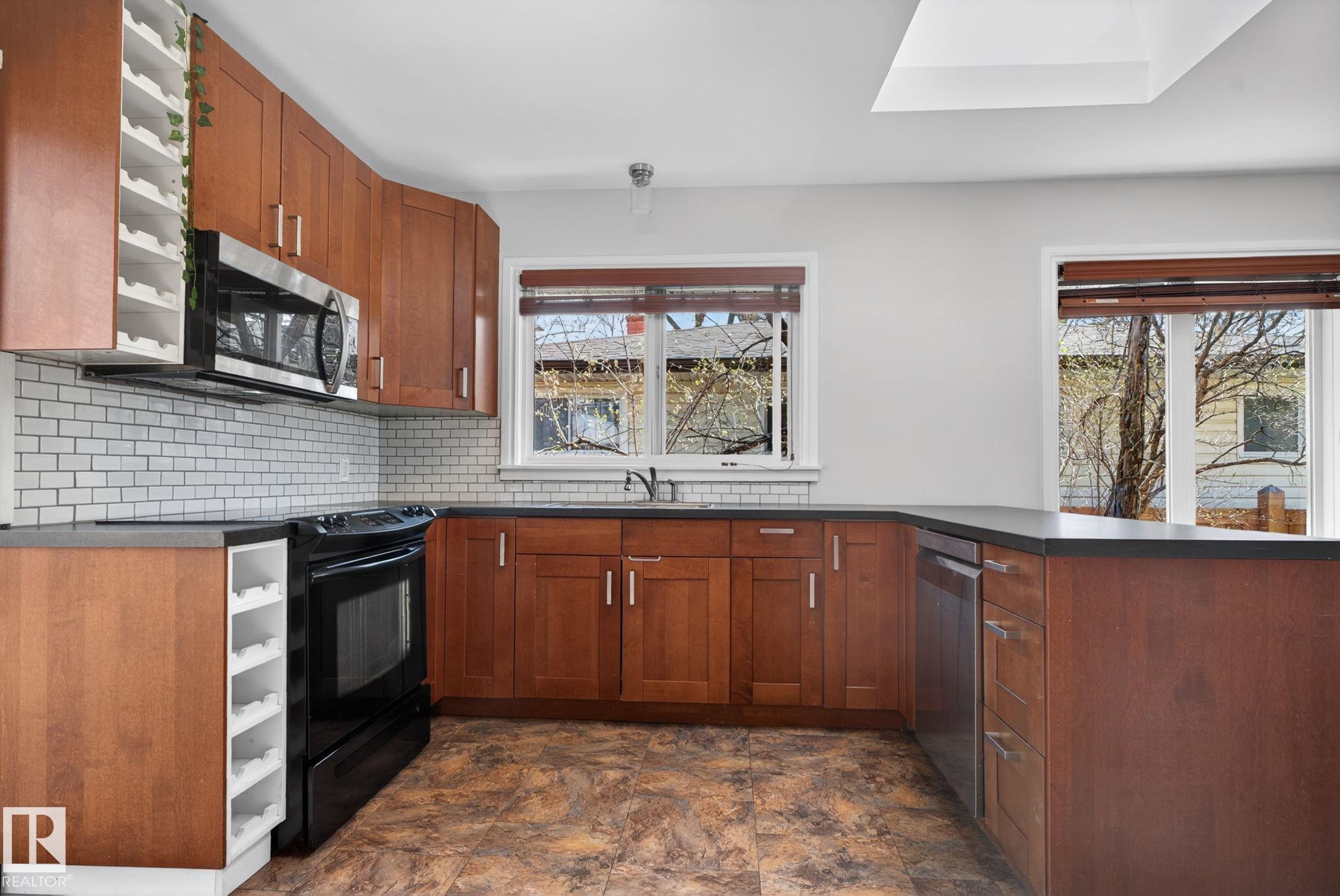 Photo 12 at 10409 83 Street NW, Forest Heights, Edmonton