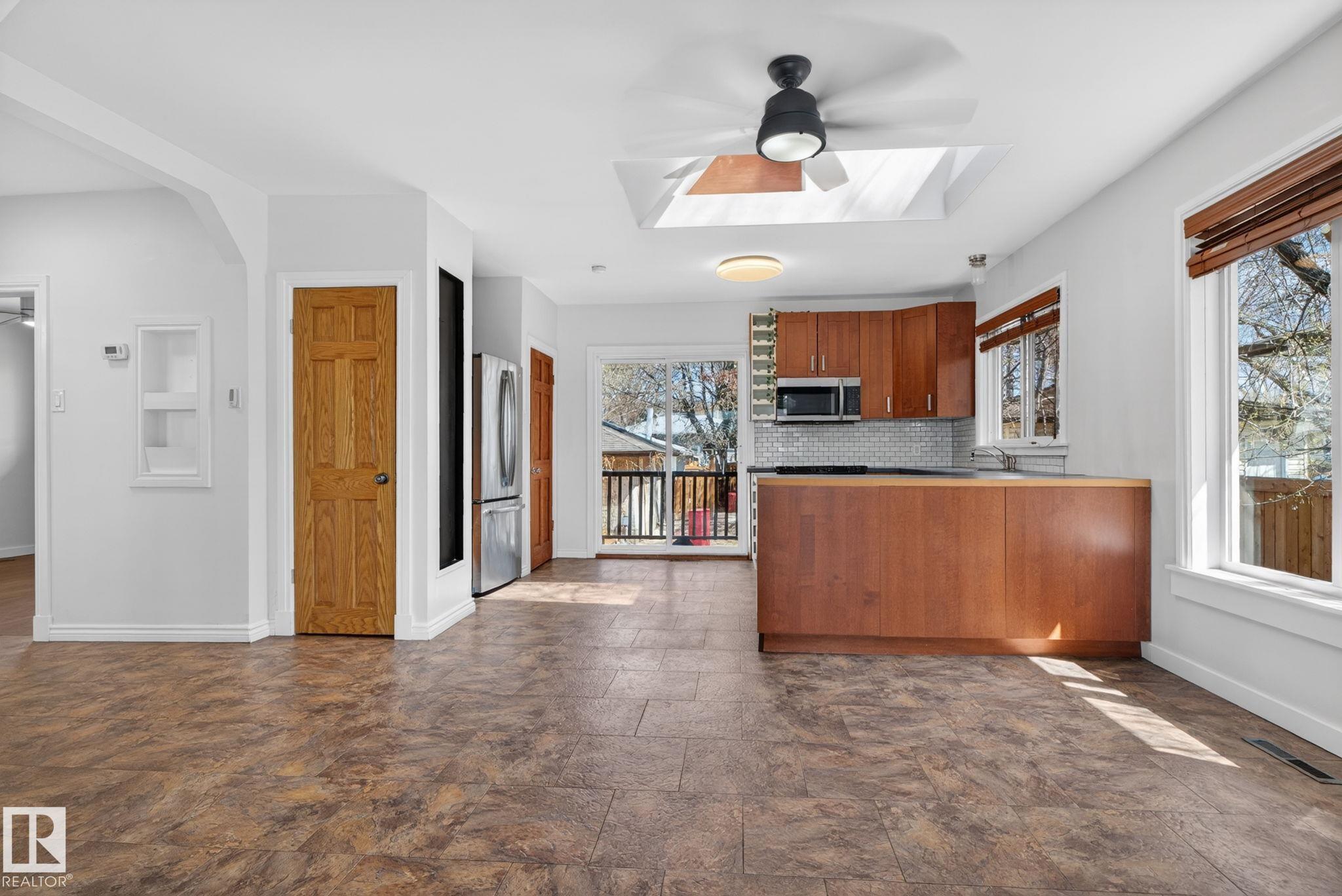 Photo 8 at 10409 83 Street NW, Forest Heights, Edmonton