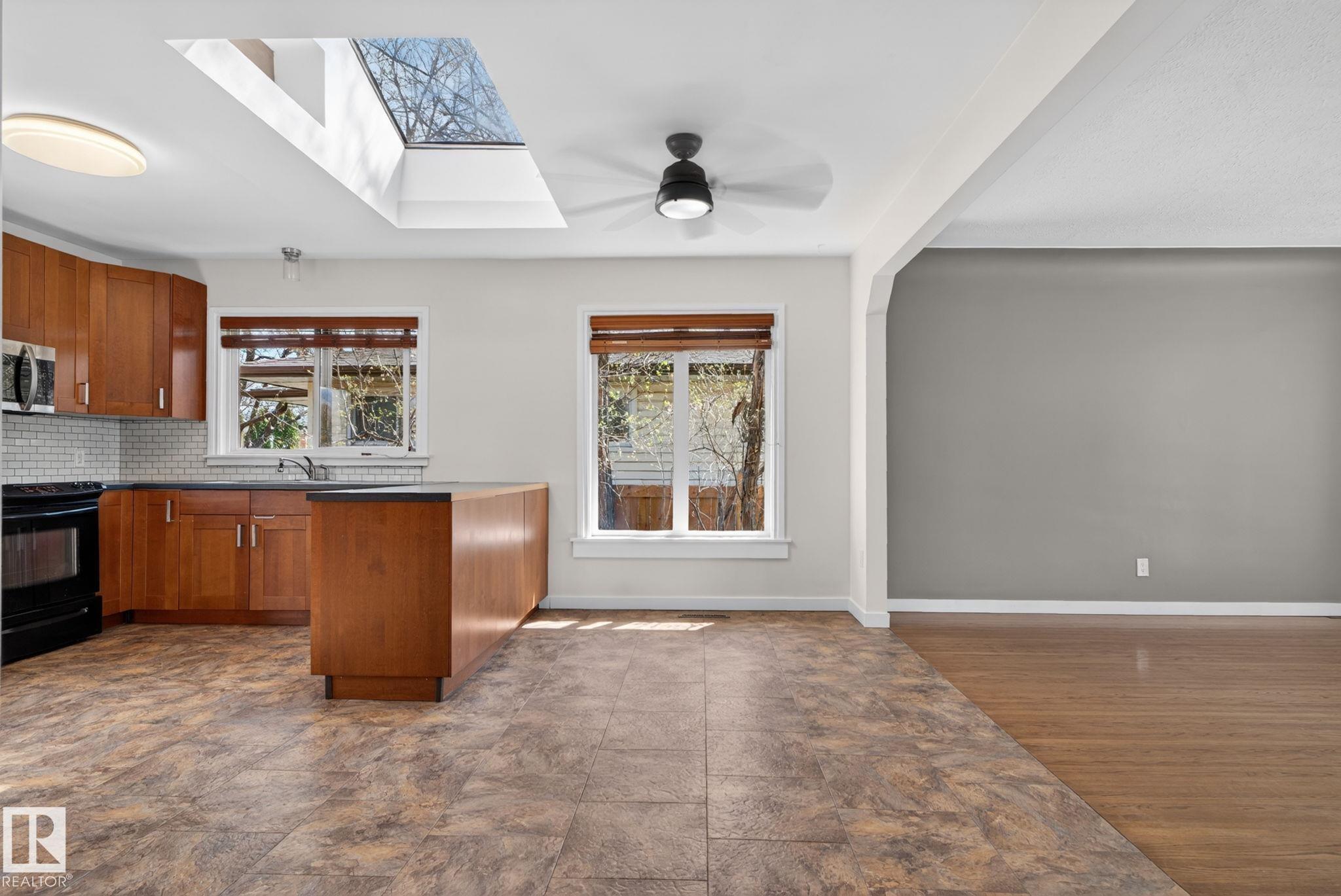 Photo 10 at 10409 83 Street NW, Forest Heights, Edmonton