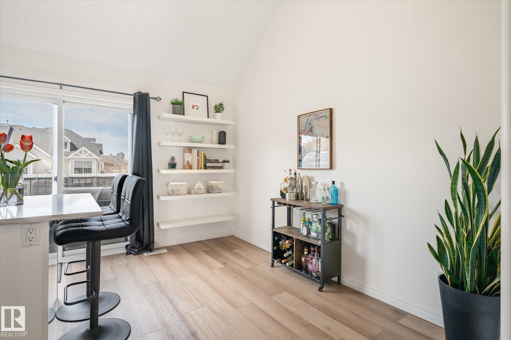 https://zimg.paragon.ice.com/ParagonImages/Property/PM/RAE/225399497/19/0/0/e296906331f384e782ca160925963b9a/1/4a3bbadcefdb05ad957cd75f3866c686/225399497-72c4ed48-62cf-4d79-a284-bb6309243f8d.JPG