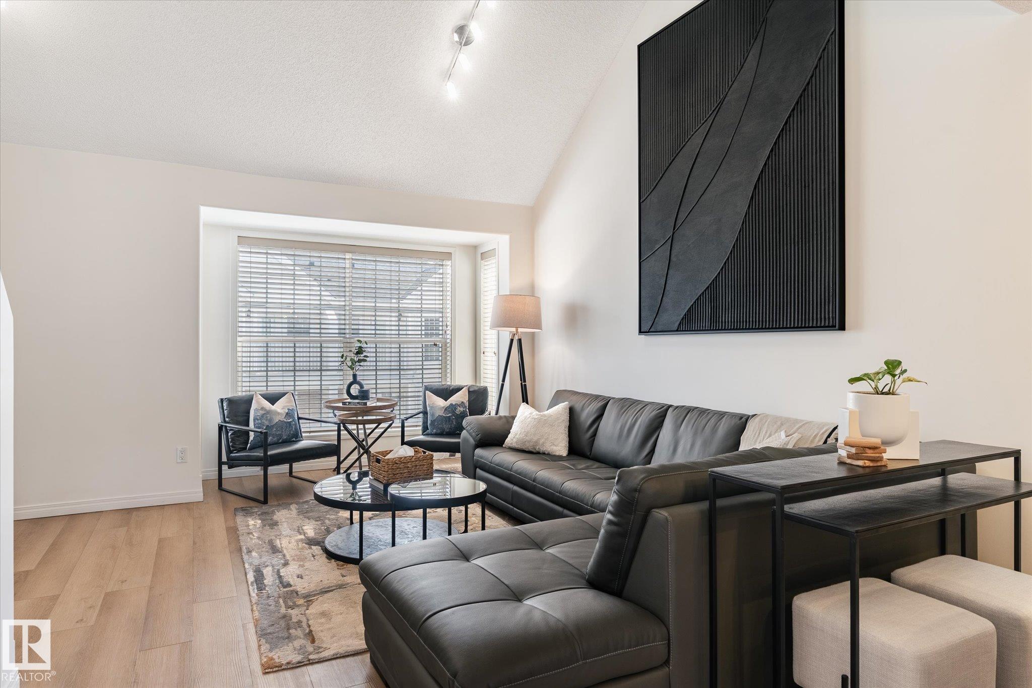 https://zimg.paragon.ice.com/ParagonImages/Property/PM/RAE/225399497/2/0/0/c552dded89f4591f17ba28468283e4d6/1/4a3bbadcefdb05ad957cd75f3866c686/225399497-bb4e4f4d-5b4e-4331-88fa-484494b57190.JPG