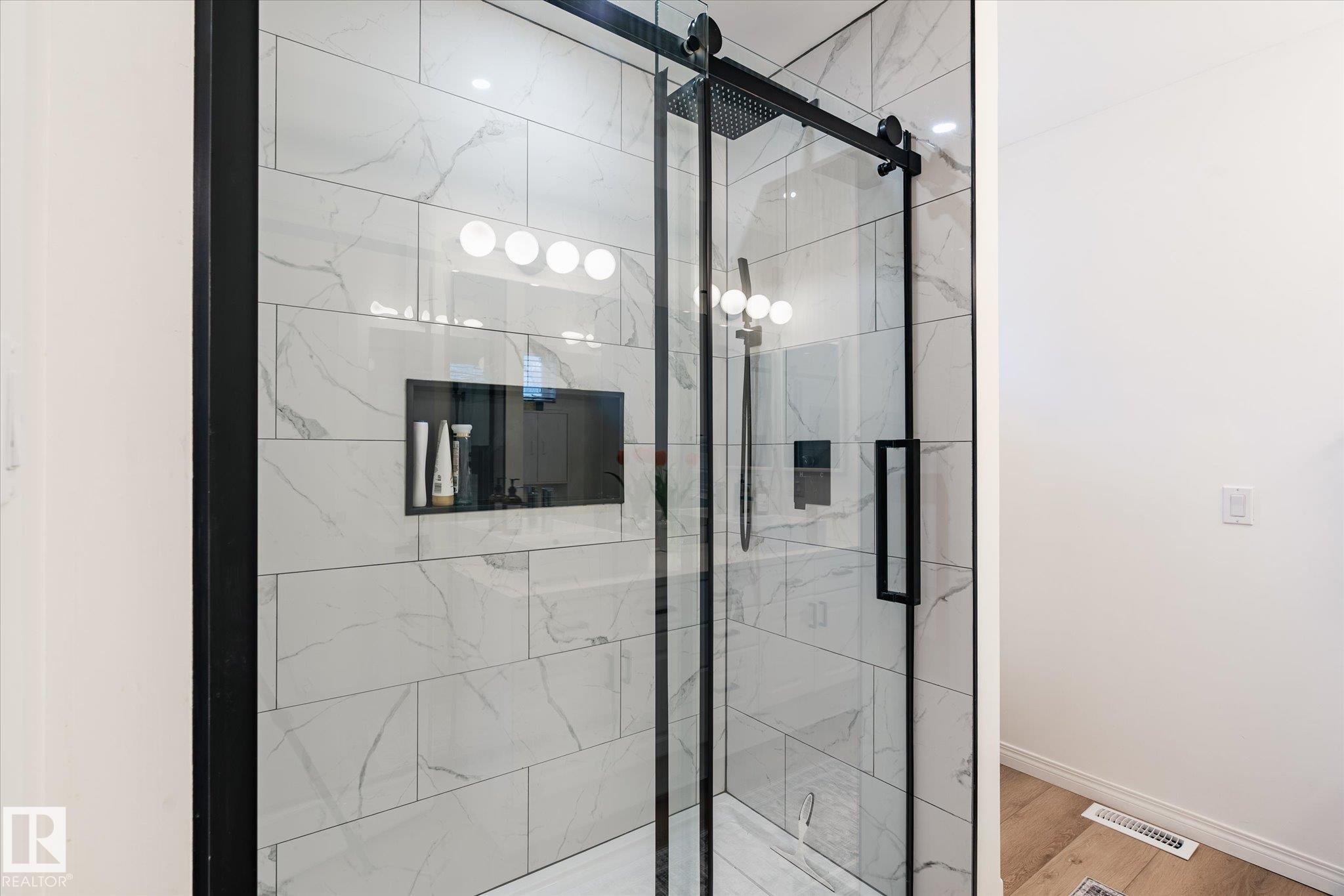 https://zimg.paragon.ice.com/ParagonImages/Property/PM/RAE/225399497/29/0/0/2e1eb5caec0a7d965065993a9afb48b7/1/4a3bbadcefdb05ad957cd75f3866c686/225399497-4ba8aa62-b3e7-472e-bc09-7ad06c361d6d.JPG