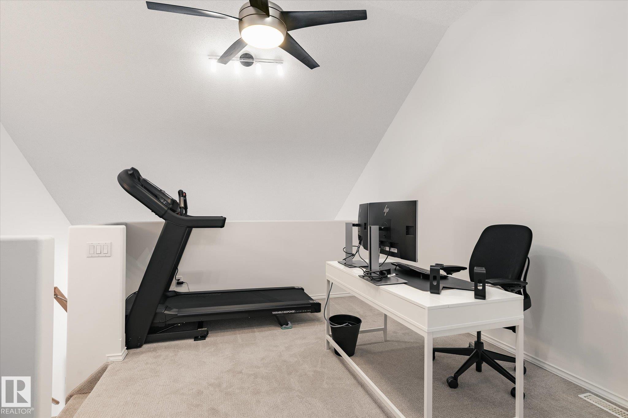 https://zimg.paragon.ice.com/ParagonImages/Property/PM/RAE/225399497/35/0/0/40dbee6c08054d3b3772745fb1b38bb9/1/4a3bbadcefdb05ad957cd75f3866c686/225399497-d2d981fa-bbb5-40d7-b18c-8c9e44bf769b.JPG