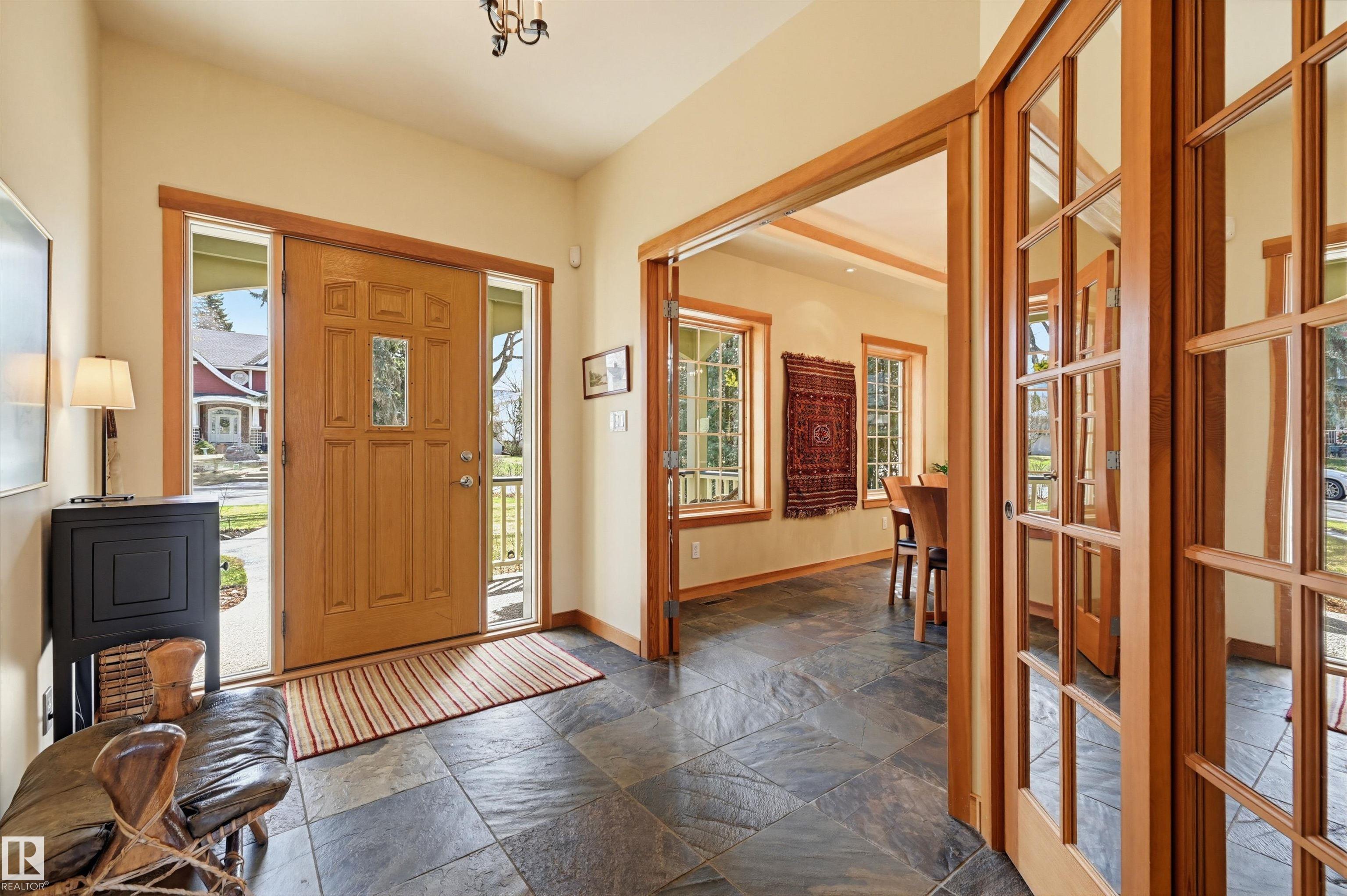 Photo 11 at 9212 118 Street NW, Windsor Park, Edmonton