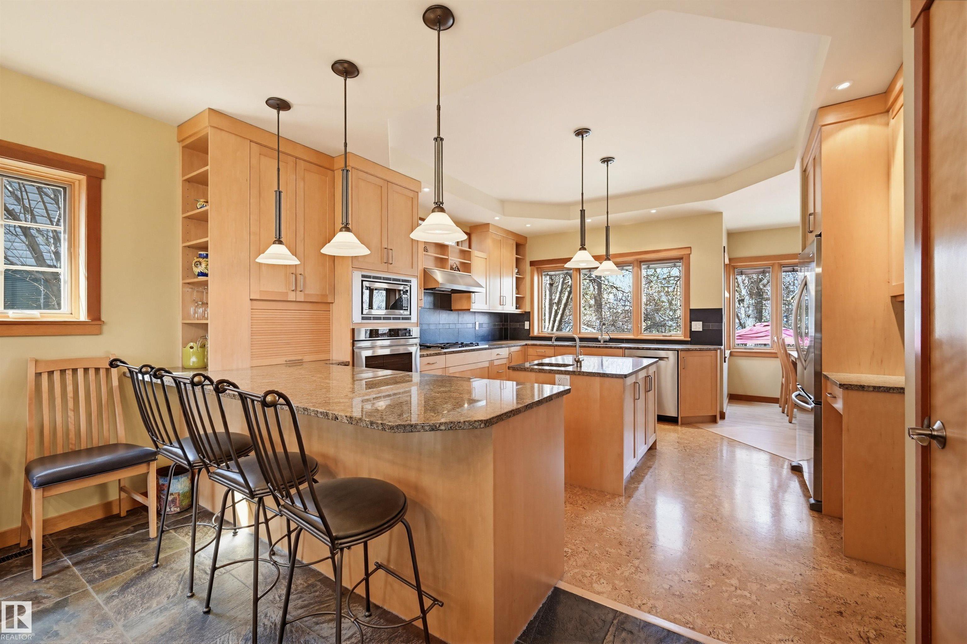 Photo 16 at 9212 118 Street NW, Windsor Park, Edmonton