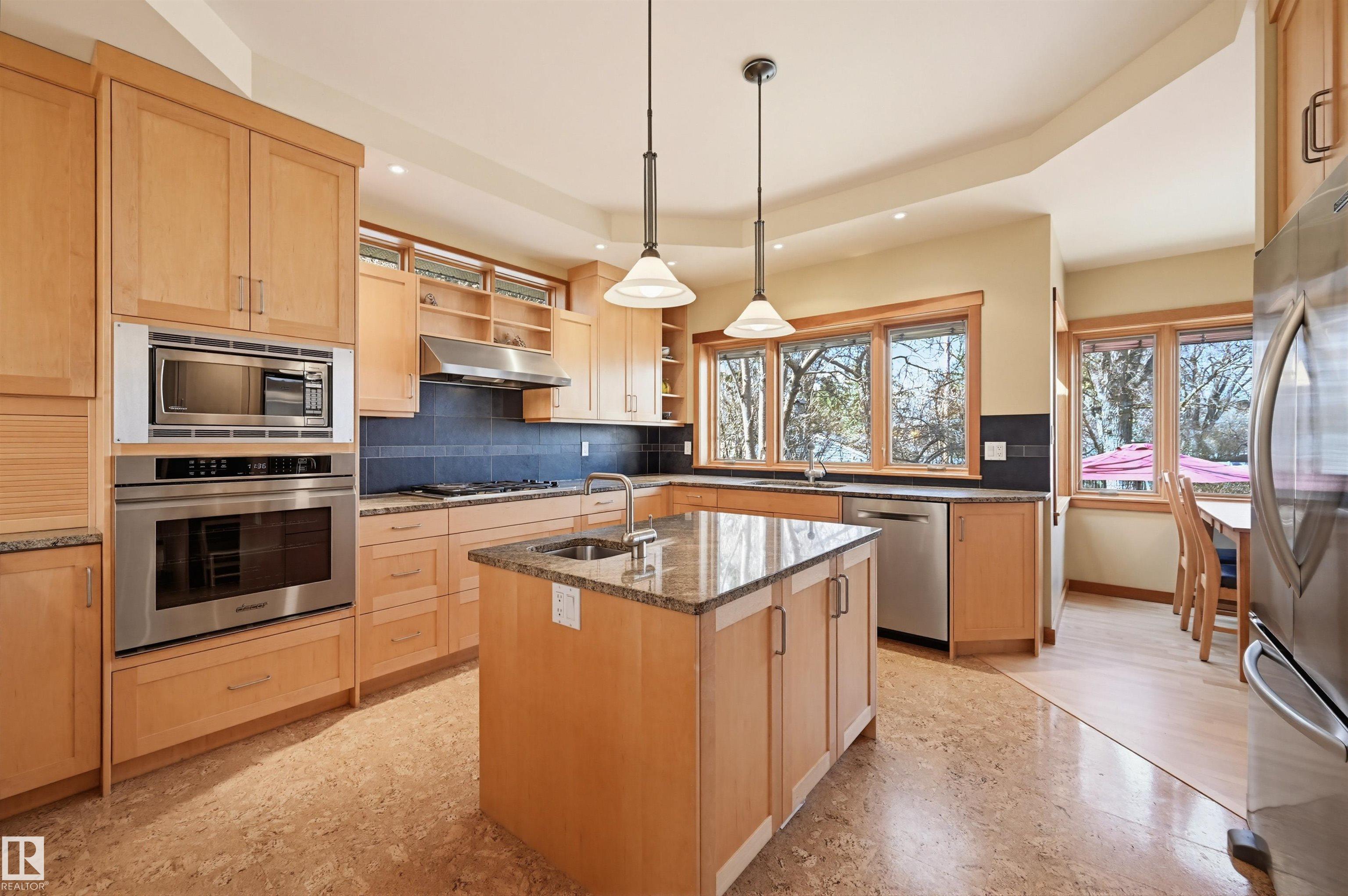 Photo 17 at 9212 118 Street NW, Windsor Park, Edmonton