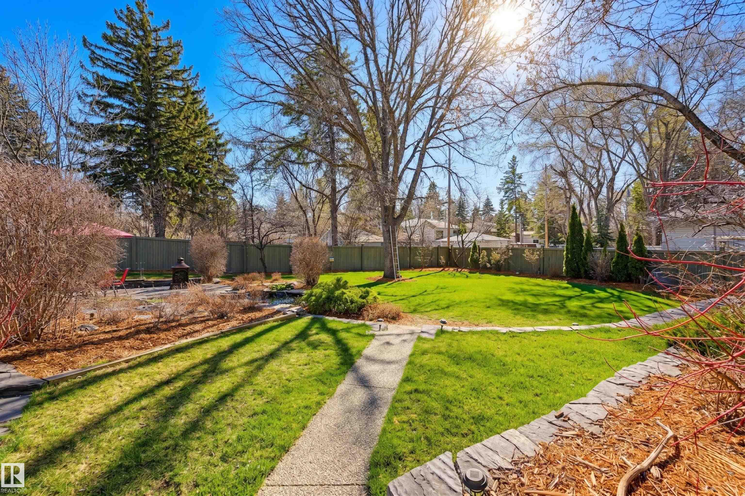 Photo 22 at 9212 118 Street NW, Windsor Park, Edmonton