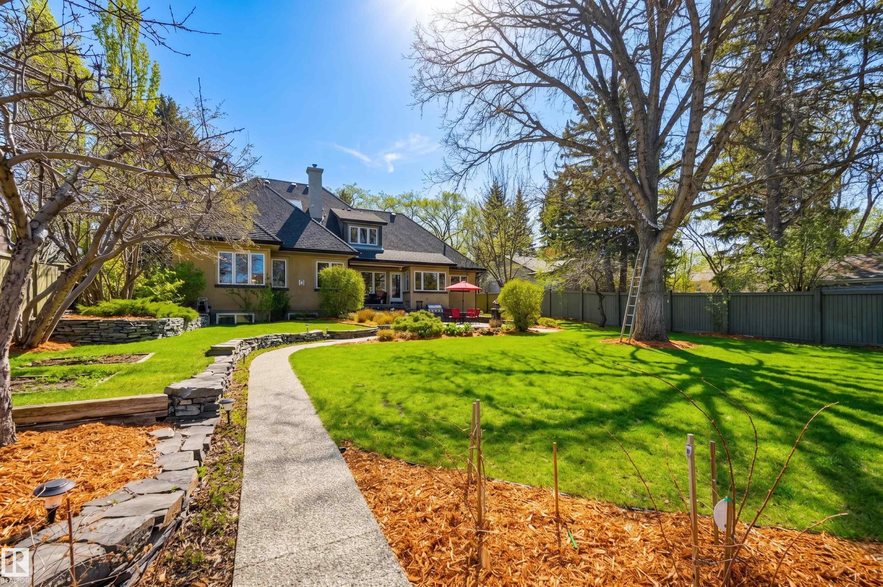 Photo 23 at 9212 118 Street NW, Windsor Park, Edmonton