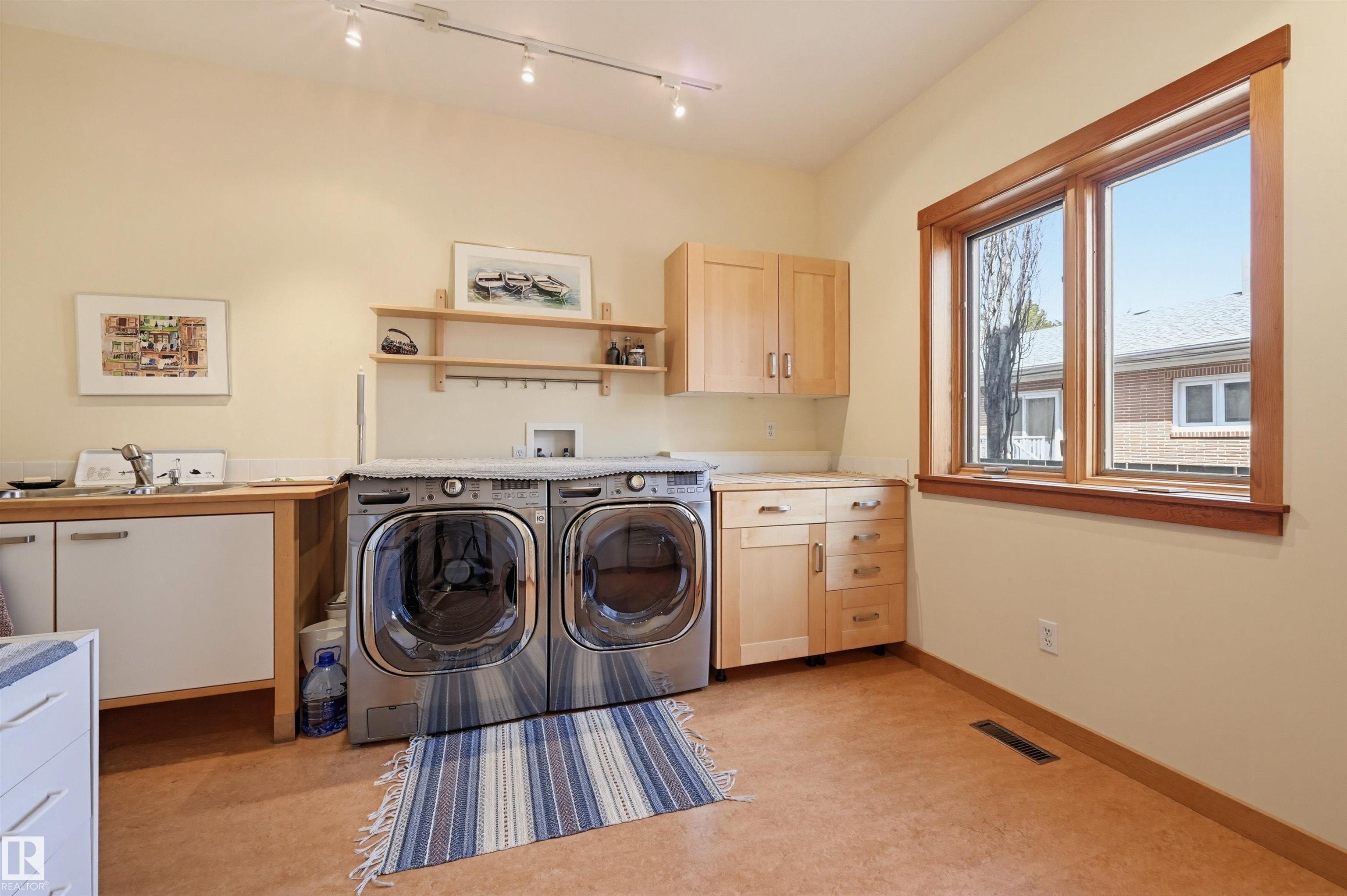 Photo 40 at 9212 118 Street NW, Windsor Park, Edmonton