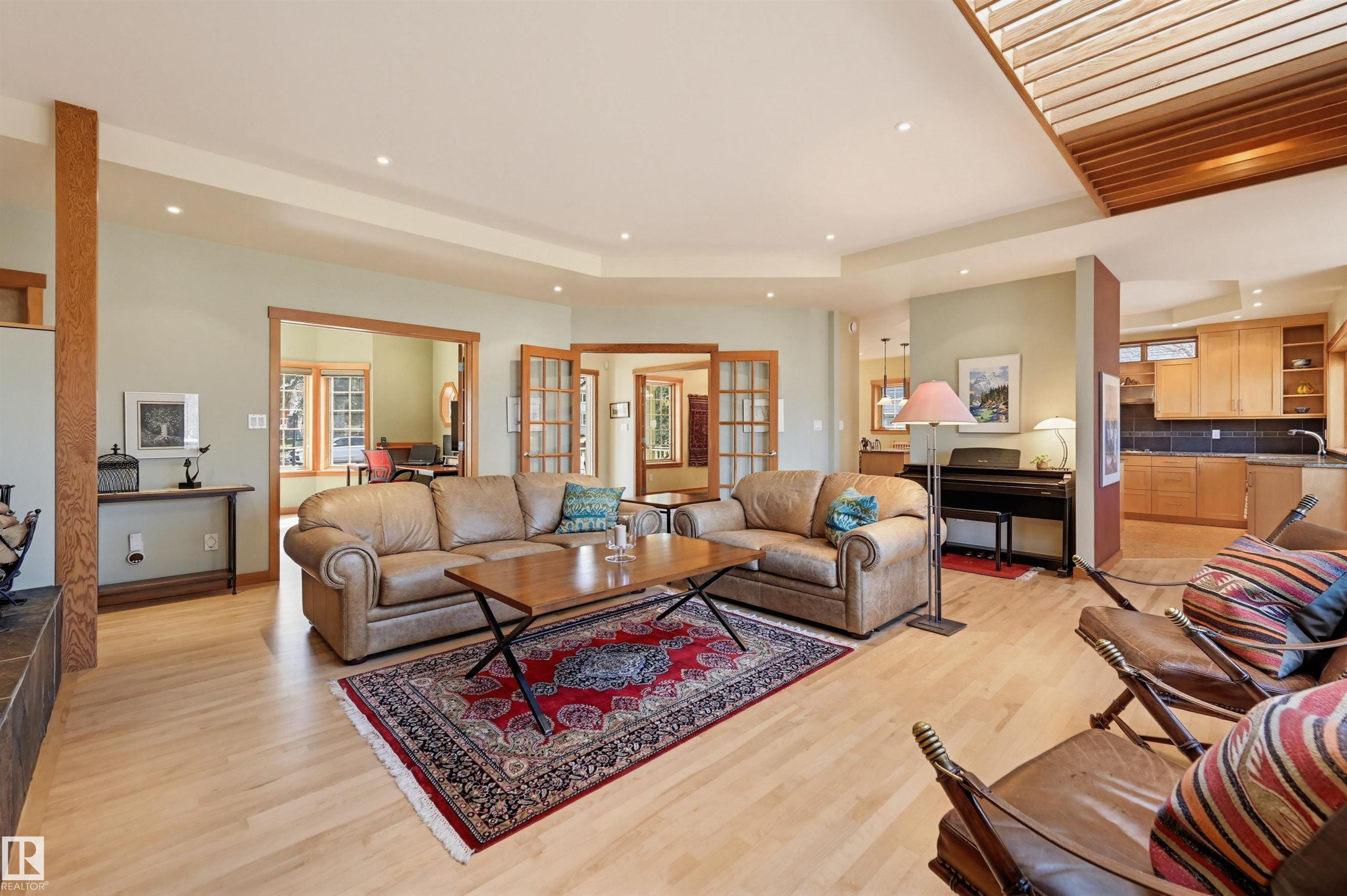 Photo 6 at 9212 118 Street NW, Windsor Park, Edmonton