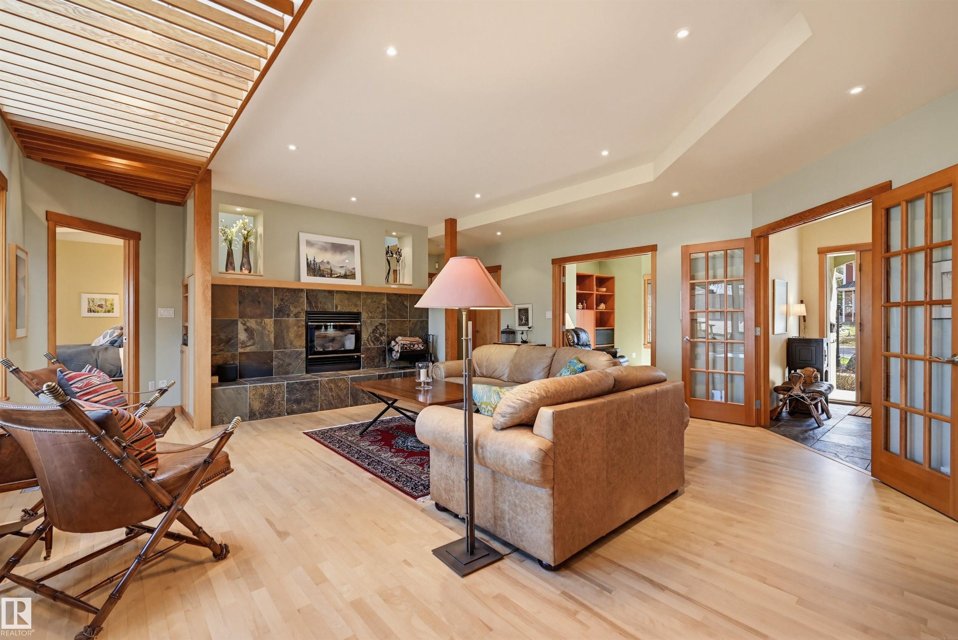 Photo 7 at 9212 118 Street NW, Windsor Park, Edmonton