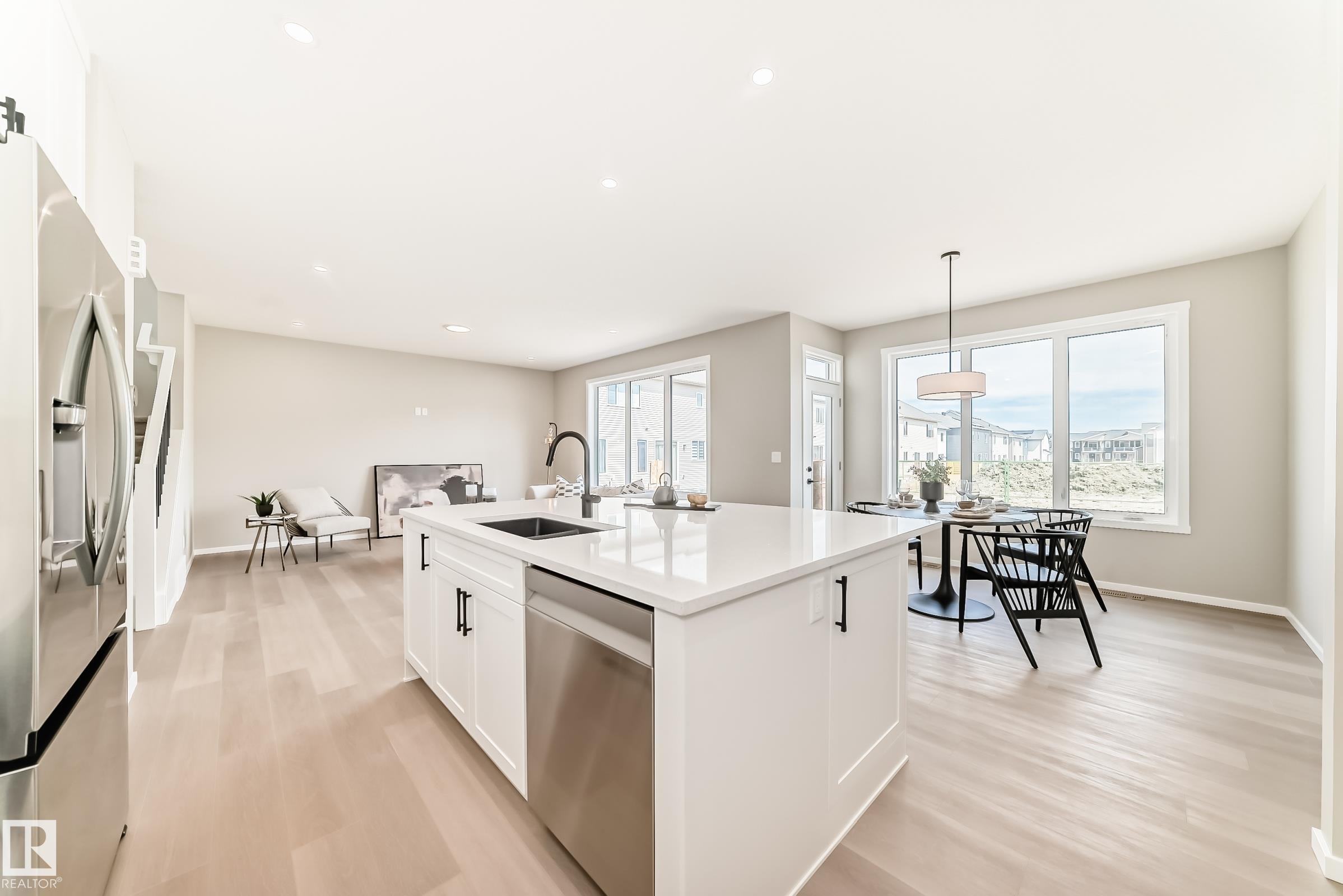 https://zimg.paragon.ice.com/ParagonImages/Property/PM/RAE/225399506/11/0/0/5d52e5a5679a20f4c9a548780a8a01f2/1/8ed00b9344869e33bcd87bfb6982cec9/225399506-21fc2910-a985-465f-85ce-176ee0ed0a76.JPG