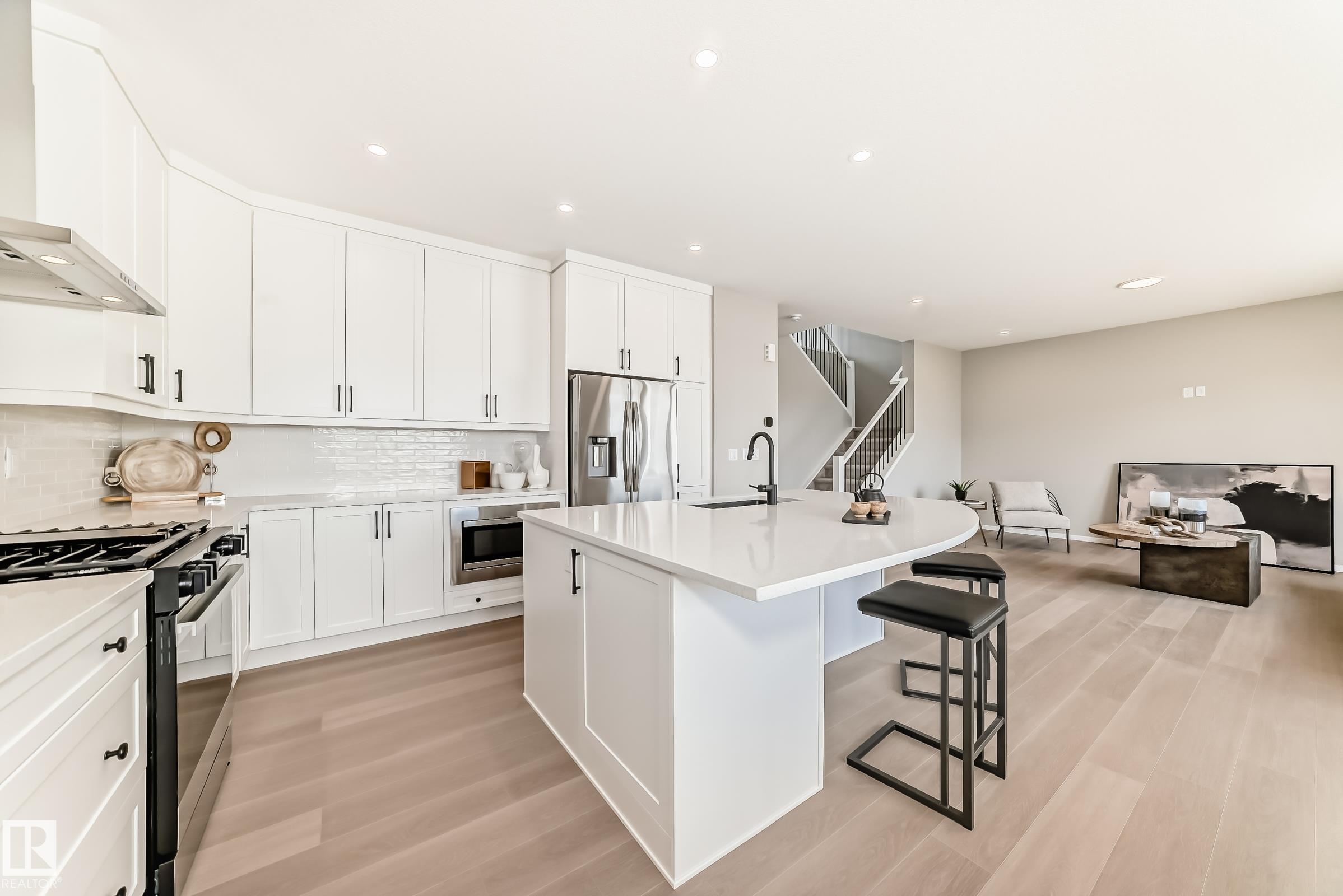 https://zimg.paragon.ice.com/ParagonImages/Property/PM/RAE/225399506/13/0/0/54cdd86b7d16abd6abfe90cf497df5a3/1/8ed00b9344869e33bcd87bfb6982cec9/225399506-b6a639a2-8147-4bdf-b29e-f1ded5f3ea95.JPG