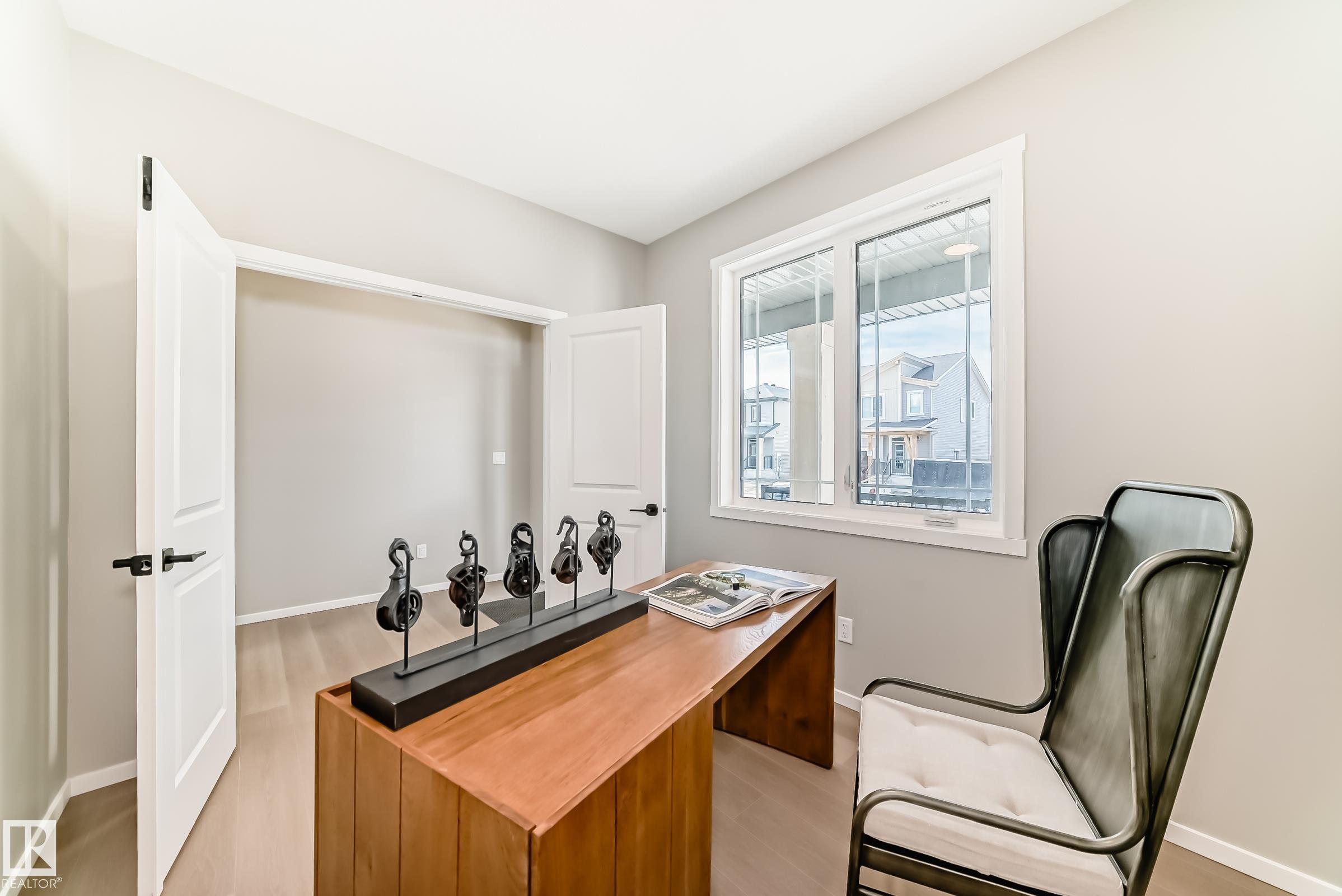 https://zimg.paragon.ice.com/ParagonImages/Property/PM/RAE/225399506/29/0/0/b7e9f50594b0534aee9a131b03009b73/1/8ed00b9344869e33bcd87bfb6982cec9/225399506-d0dd894a-09ae-4a20-ba8d-5d3f05095fb2.JPG