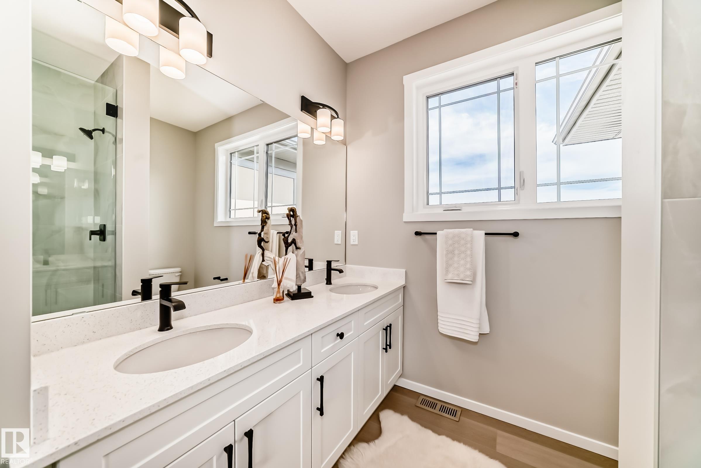 https://zimg.paragon.ice.com/ParagonImages/Property/PM/RAE/225399506/40/0/0/e7a79ef41dc3d1881fd11d94e1a5d30a/1/8ed00b9344869e33bcd87bfb6982cec9/225399506-3b277113-16ee-476c-9e77-d4be12e79432.JPG
