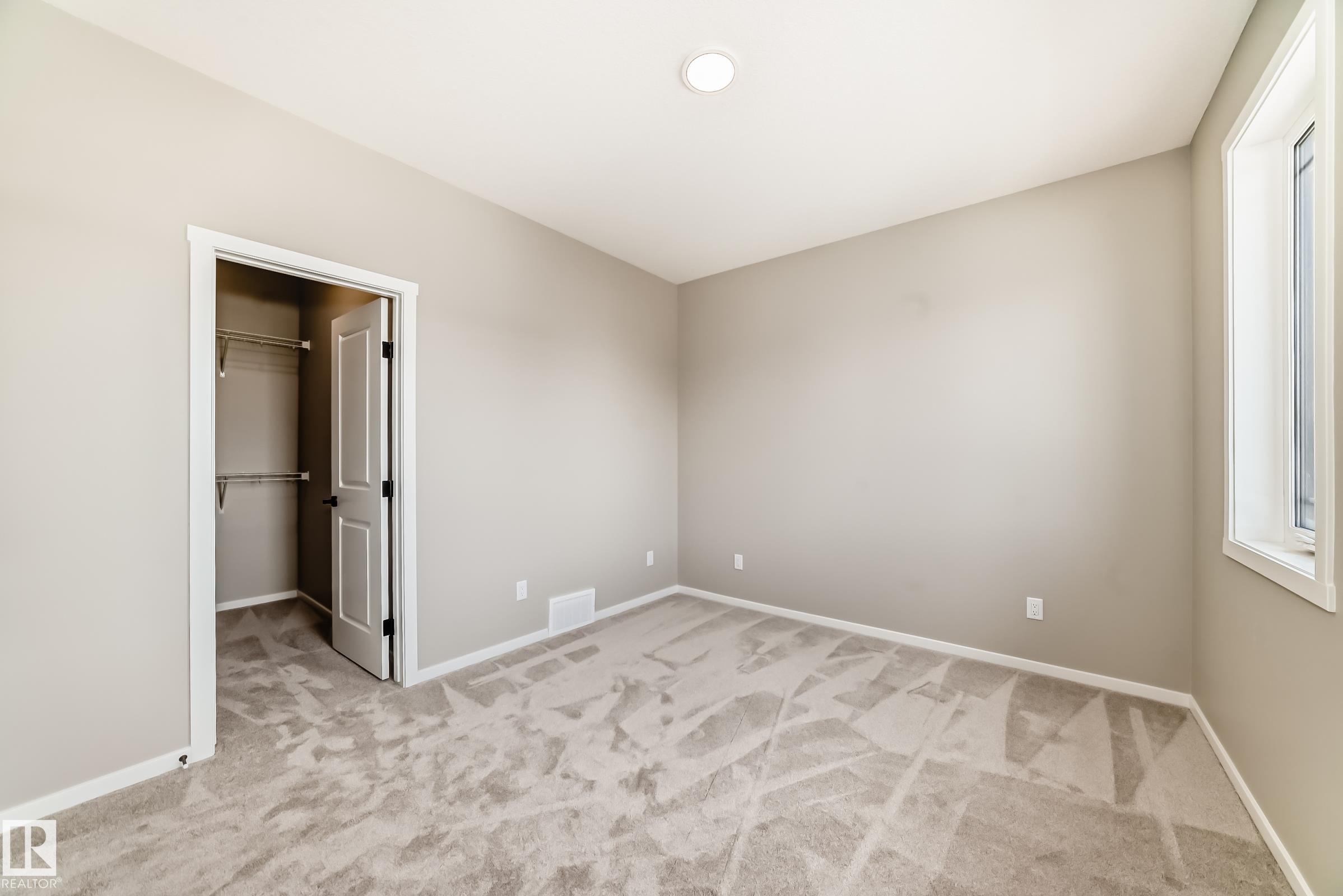 https://zimg.paragon.ice.com/ParagonImages/Property/PM/RAE/225399506/47/0/0/f4802b3fa0cf3949ba48c47580932006/1/8ed00b9344869e33bcd87bfb6982cec9/225399506-59fea9b7-0d29-47e5-b015-fe62901e9502.JPG