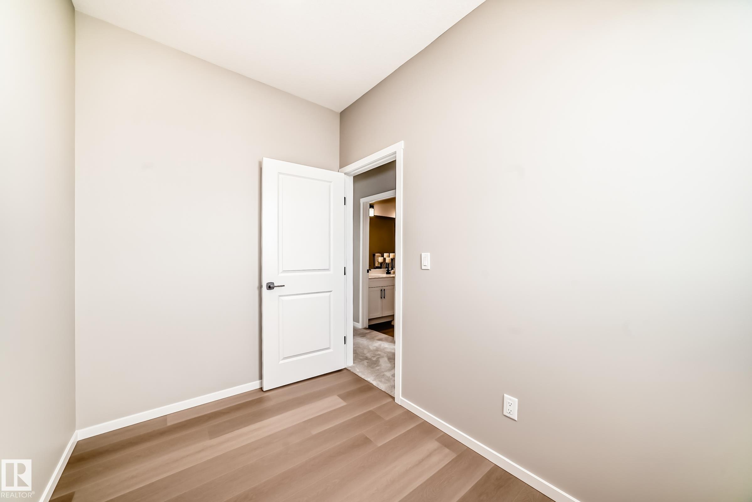 https://zimg.paragon.ice.com/ParagonImages/Property/PM/RAE/225399506/61/0/0/36ca972ef6ab4edb39e90039f3151e0a/1/8ed00b9344869e33bcd87bfb6982cec9/225399506-5702ceb7-a06c-450e-817a-301fba735e4d.JPG