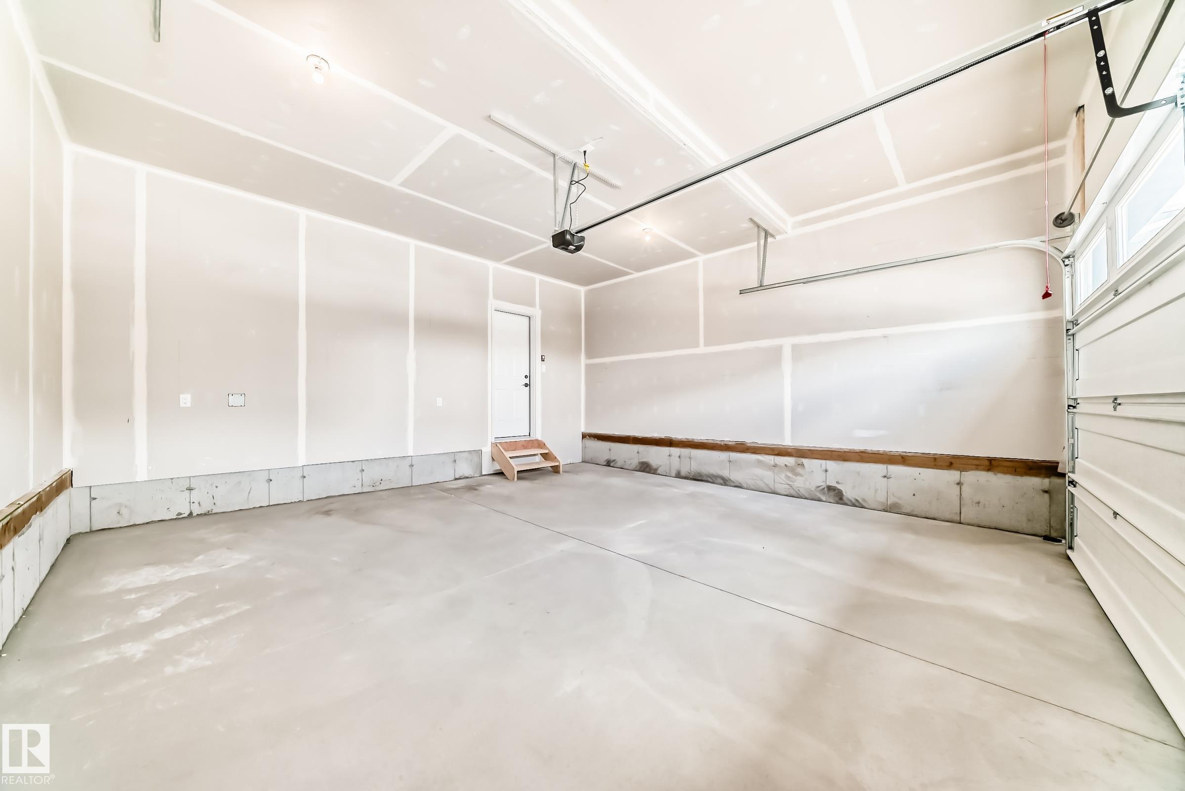 https://zimg.paragon.ice.com/ParagonImages/Property/PM/RAE/225399506/69/0/0/8cd64613e4a0837b85482c09405c7f3a/1/8ed00b9344869e33bcd87bfb6982cec9/225399506-1f6ab34a-1b8f-473c-80e9-3dee8c704064.JPG