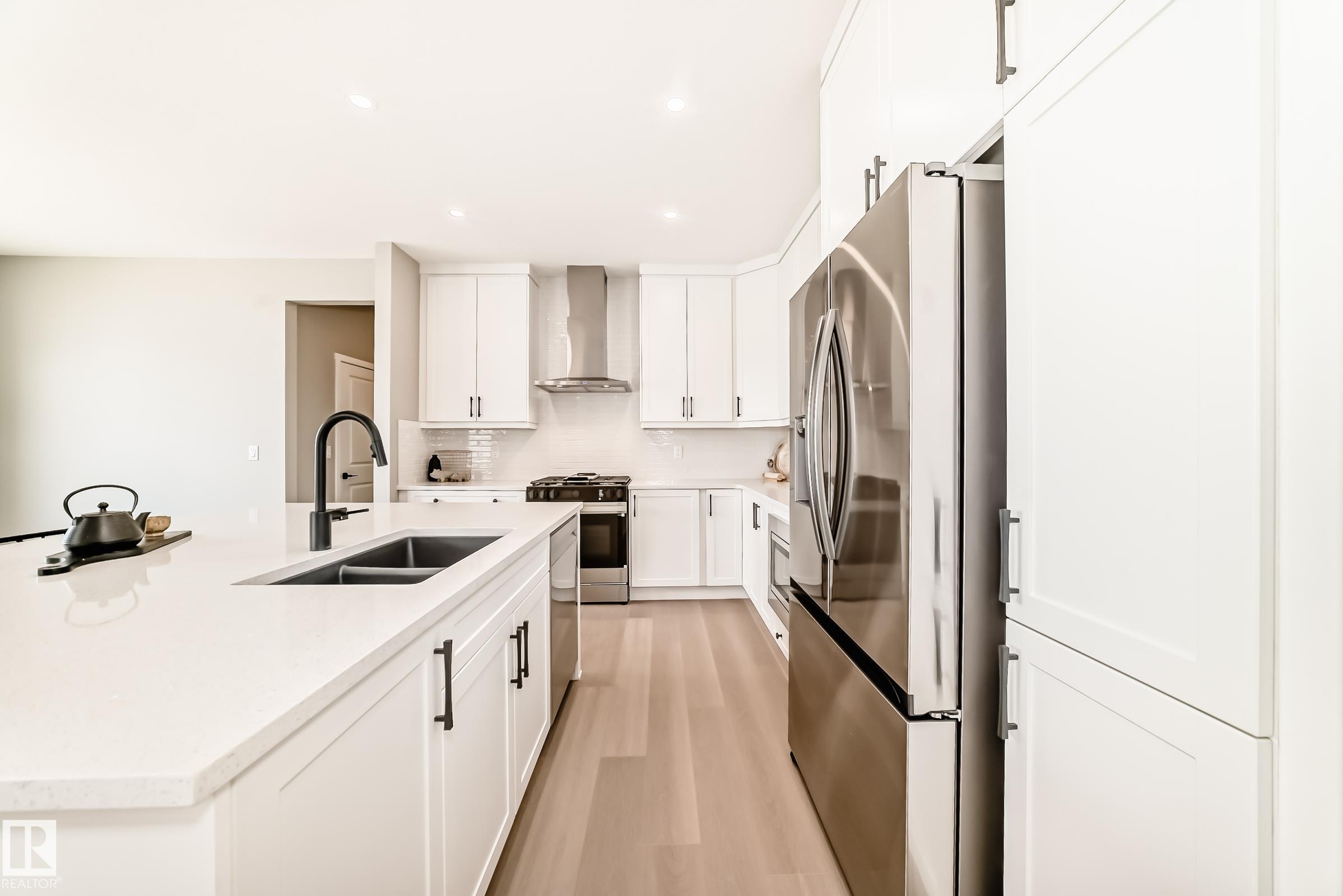 https://zimg.paragon.ice.com/ParagonImages/Property/PM/RAE/225399506/8/0/0/49131f3a8e3a6e2bb29d6cfff83916e5/1/8ed00b9344869e33bcd87bfb6982cec9/225399506-3af4c2d3-b3ac-4017-a7ec-f587845330fa.JPG