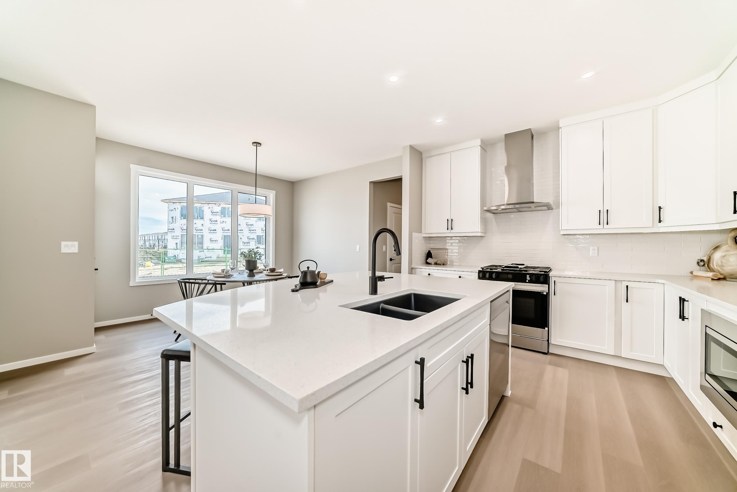 https://zimg.paragon.ice.com/ParagonImages/Property/PM/RAE/225399506/9/0/0/aa8d5d1fa3c947666abcd5c835b7b908/1/8ed00b9344869e33bcd87bfb6982cec9/225399506-865b886f-3604-4307-967e-4732d53971da.JPG