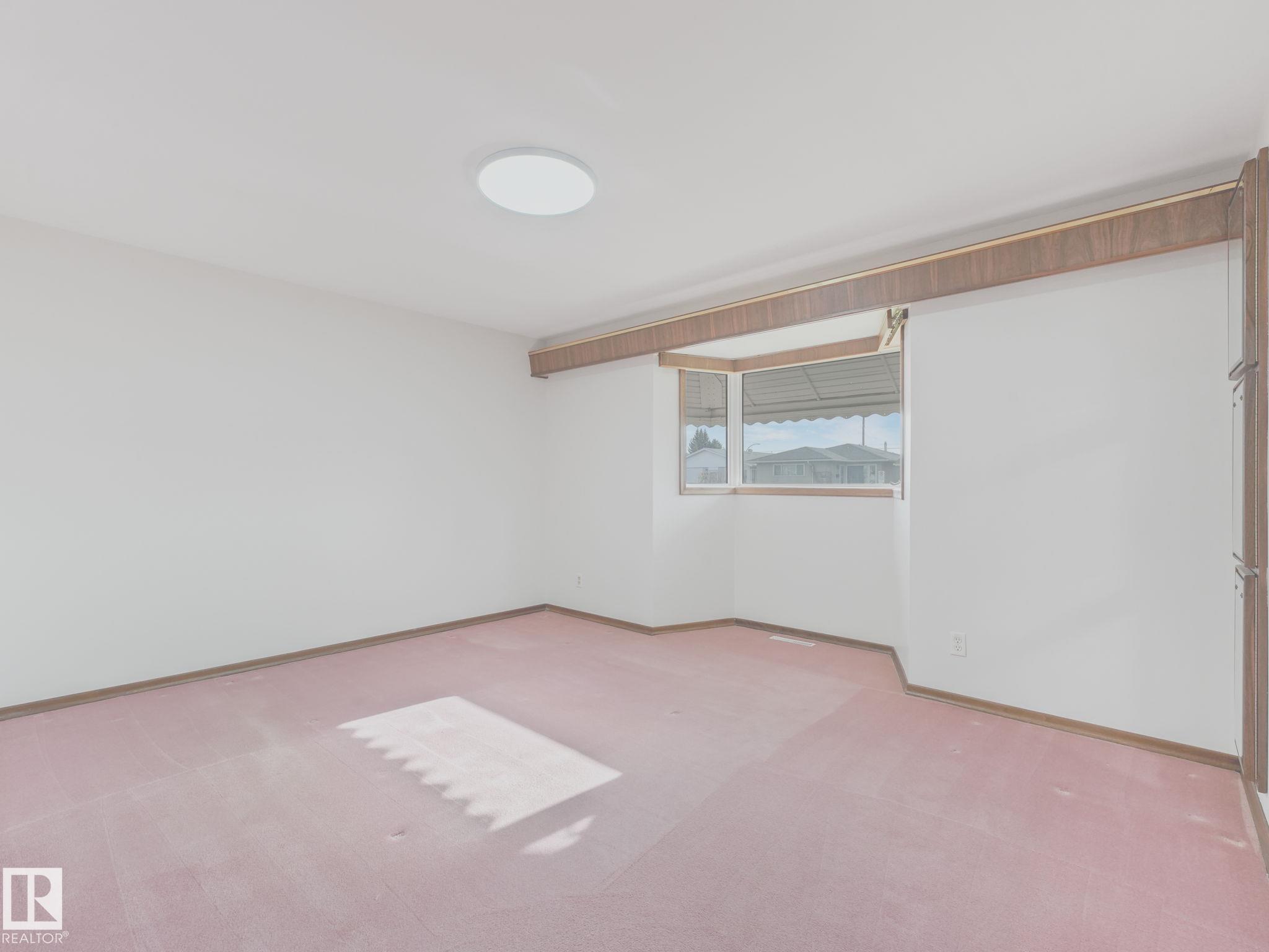 https://zimg.paragon.ice.com/ParagonImages/Property/PM/RAE/225399508/14/0/0/dbbef8591ccfa004a42c964dffd80671/1/ec368a5e2874f4727107ea0137f9b54f/225399508-98e1d90a-eb97-4453-a06d-984816432f46.JPG