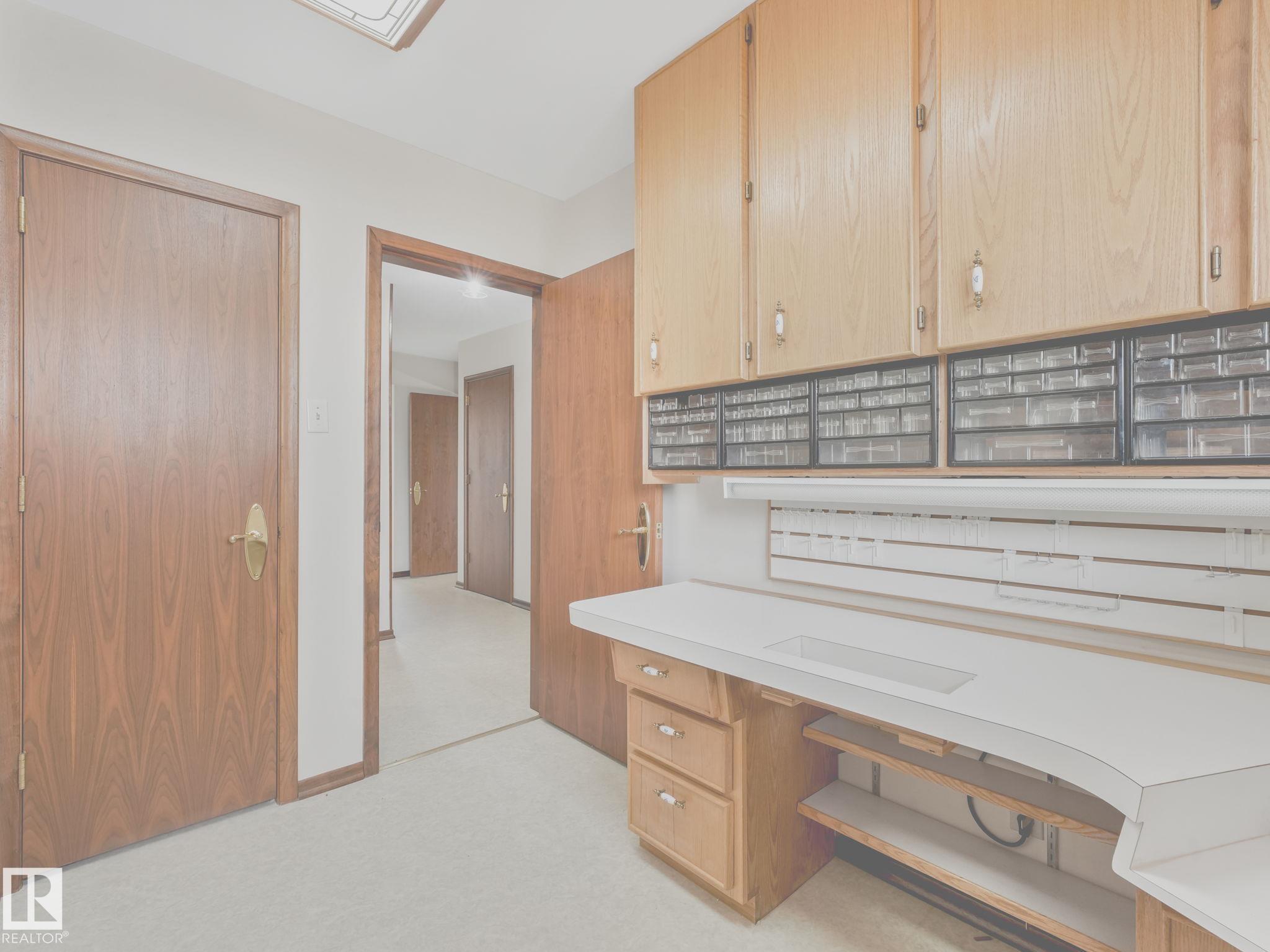 https://zimg.paragon.ice.com/ParagonImages/Property/PM/RAE/225399508/19/0/0/eaaa0be9924a455b2e302aae32a638ff/1/ec368a5e2874f4727107ea0137f9b54f/225399508-fa1ea093-2d03-425a-9897-50bd805a301f.JPG