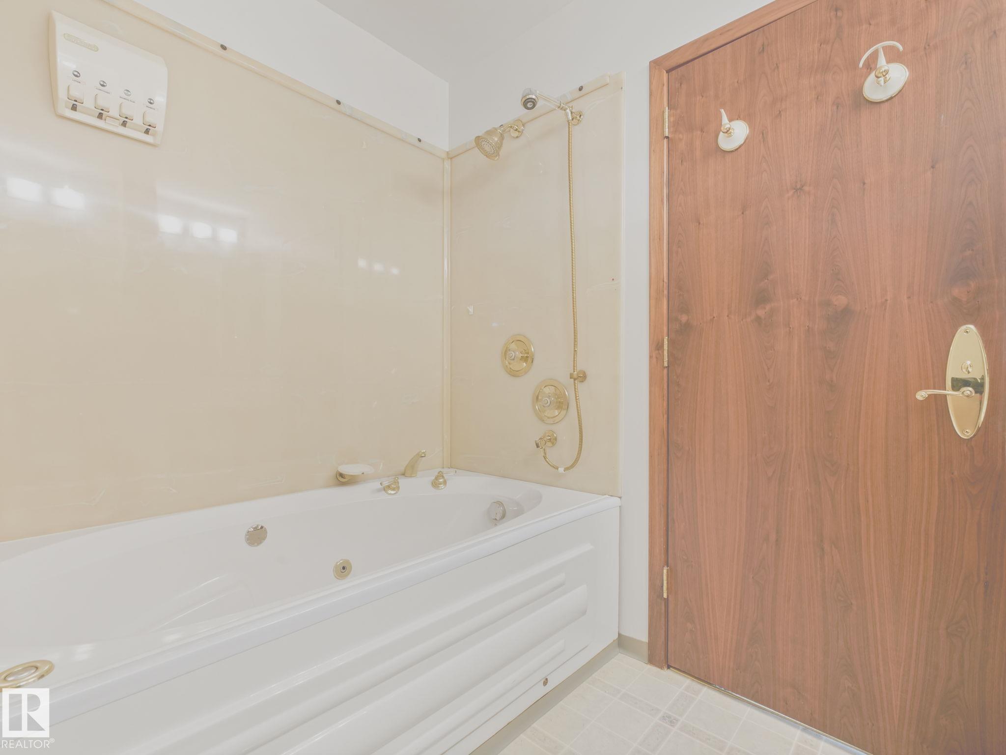 https://zimg.paragon.ice.com/ParagonImages/Property/PM/RAE/225399508/22/0/0/be3c7f6f8755f06e0052adcd2ab2629b/1/ec368a5e2874f4727107ea0137f9b54f/225399508-a7d5a095-ba59-4312-8ba7-3ccd8d6ebeeb.JPG