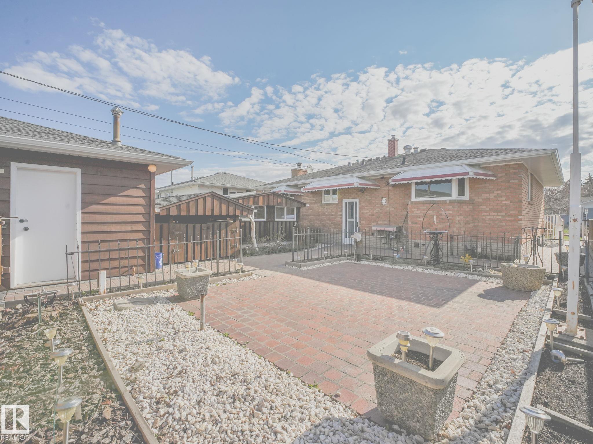 https://zimg.paragon.ice.com/ParagonImages/Property/PM/RAE/225399508/41/0/0/dd658e404569b4415678a619fd706e06/1/ec368a5e2874f4727107ea0137f9b54f/225399508-3dad4998-cbd9-4aac-af42-0454a61ec570.JPG