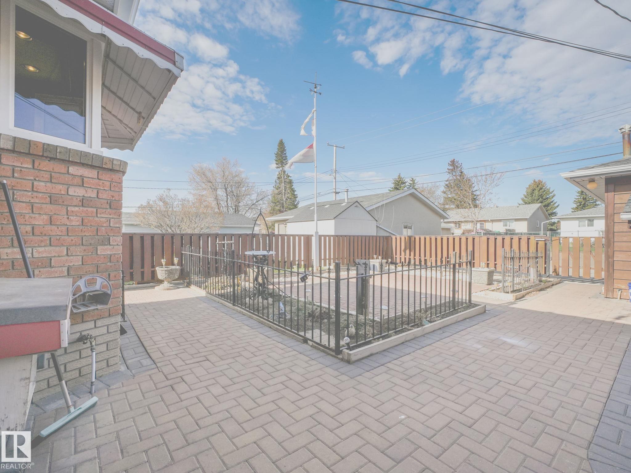 https://zimg.paragon.ice.com/ParagonImages/Property/PM/RAE/225399508/42/0/0/7a1ebf41a8834c0917d71a369845b89b/1/ec368a5e2874f4727107ea0137f9b54f/225399508-7cca5fcb-841a-4973-8938-abd1fced0fef.JPG