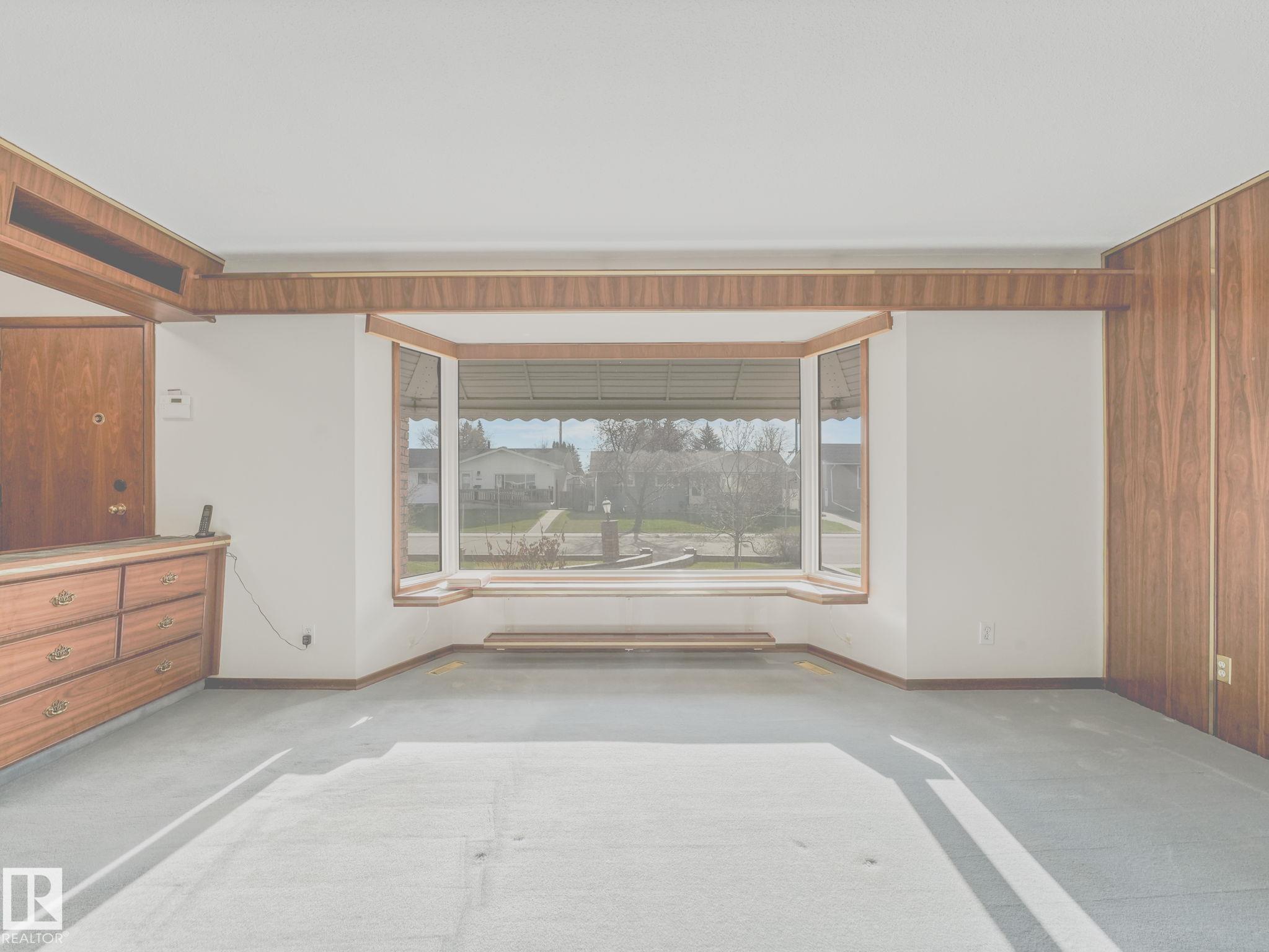https://zimg.paragon.ice.com/ParagonImages/Property/PM/RAE/225399508/5/0/0/d991d567d203e621658d4366e36ac6b5/1/ec368a5e2874f4727107ea0137f9b54f/225399508-2aa1a49a-a697-44f9-92f3-23b807f635df.JPG