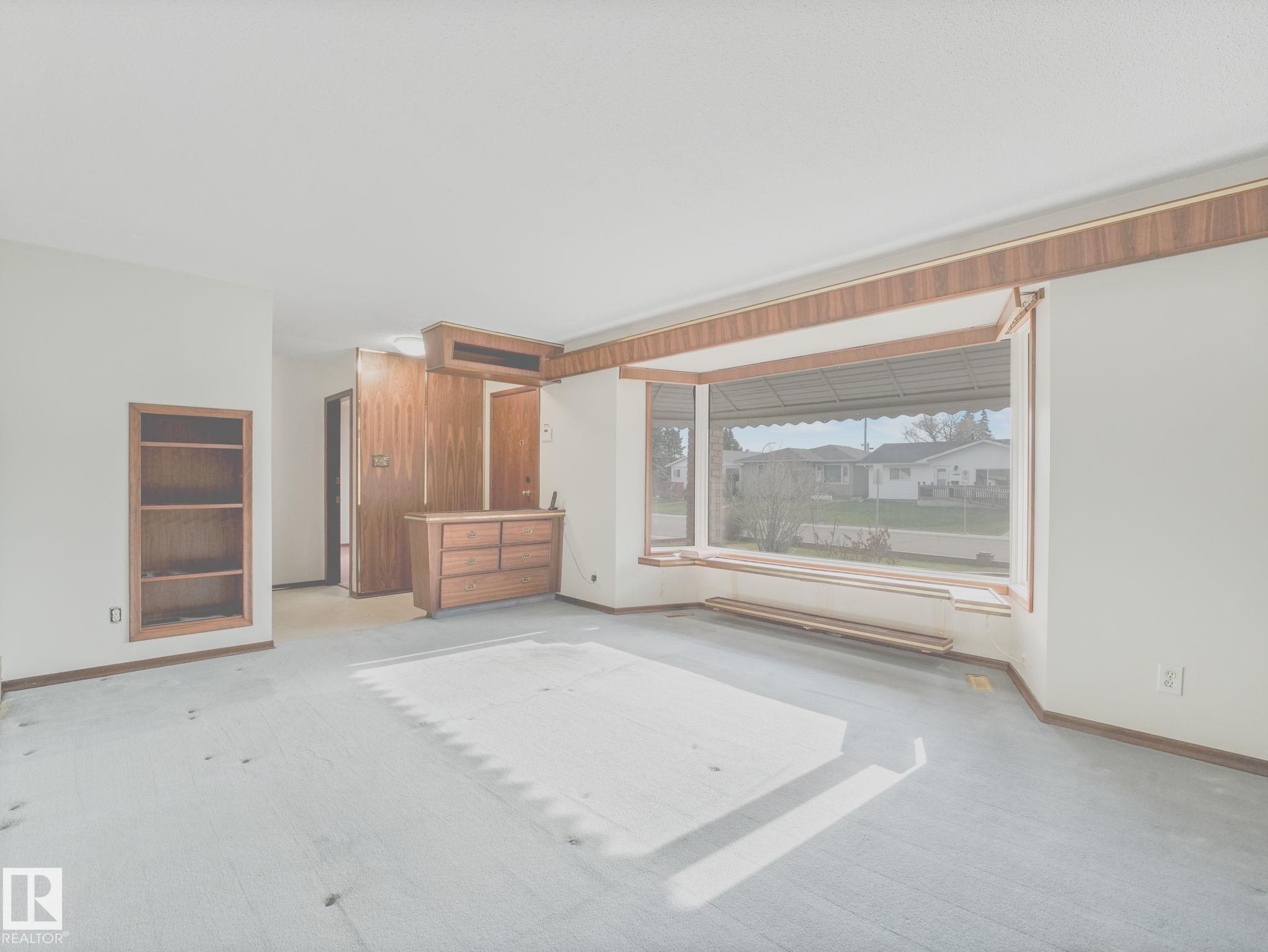 https://zimg.paragon.ice.com/ParagonImages/Property/PM/RAE/225399508/6/0/0/827d09441db06cbcc67425c4326b9ecf/1/ec368a5e2874f4727107ea0137f9b54f/225399508-a8a358d9-e6fa-4e74-b70d-8d0eae2cac7b.JPG