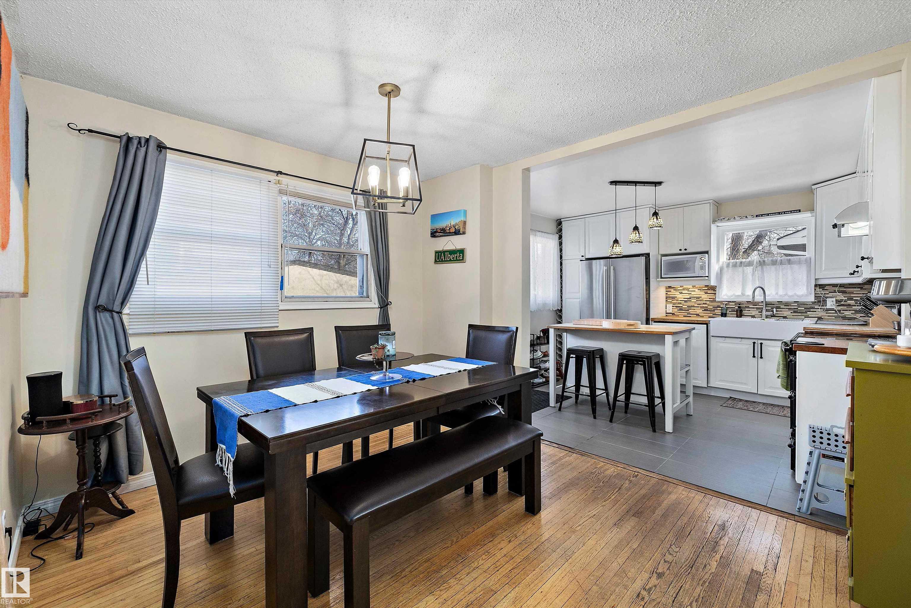 https://zimg.paragon.ice.com/ParagonImages/Property/PM/RAE/225399516/14/0/0/5c4d40cbe238be2b2812c77a7a579702/1/f34dfa9648eda35ecdfa71597c1f8a6f/225399516-0e83e072-04f1-4a7b-a0ff-d1d95471a685.JPG