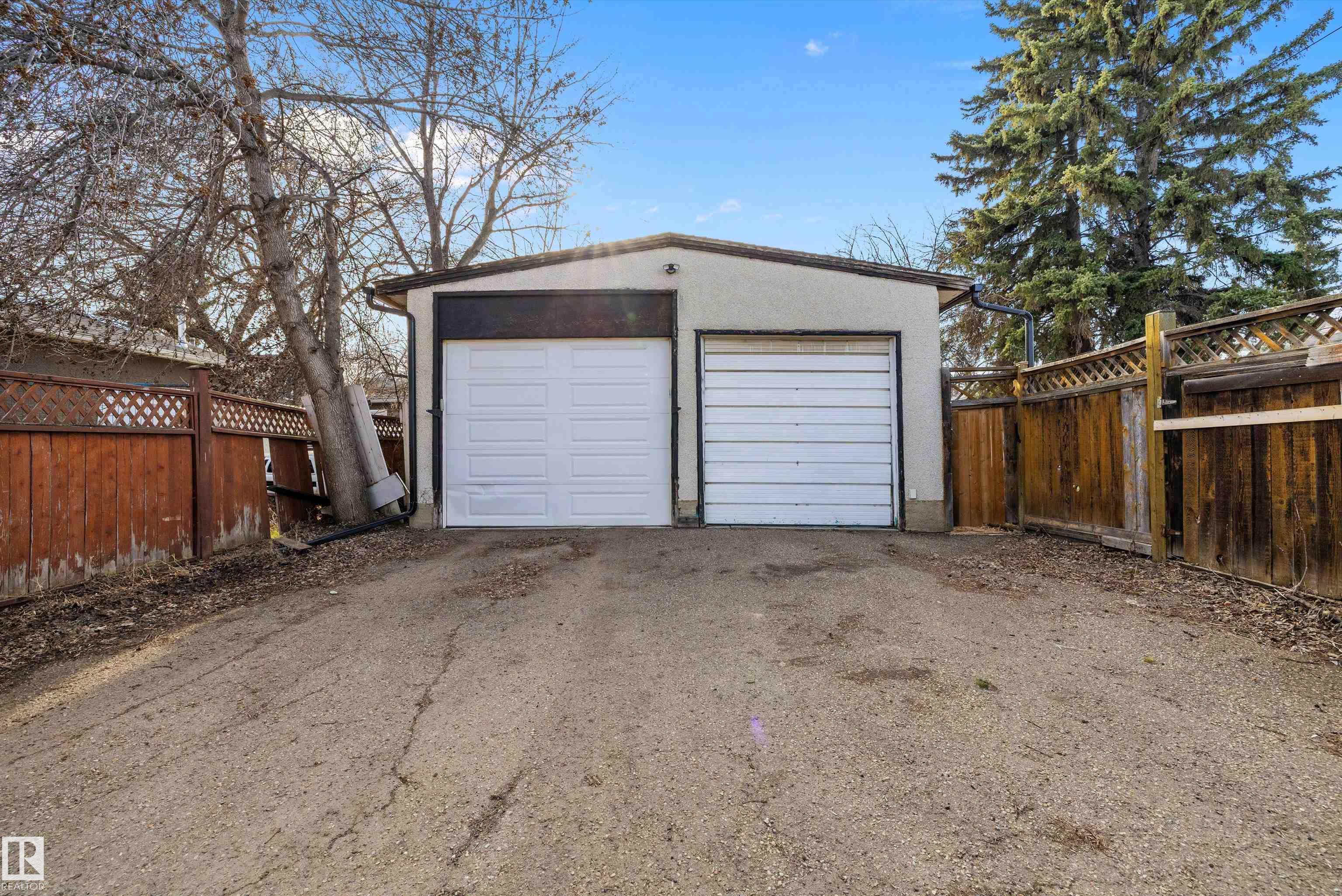 https://zimg.paragon.ice.com/ParagonImages/Property/PM/RAE/225399516/45/0/0/45a6009589af9f33b6493052b52c0dc5/1/f34dfa9648eda35ecdfa71597c1f8a6f/225399516-ee7228c9-53ef-4364-9756-150dfb0f918a.JPG