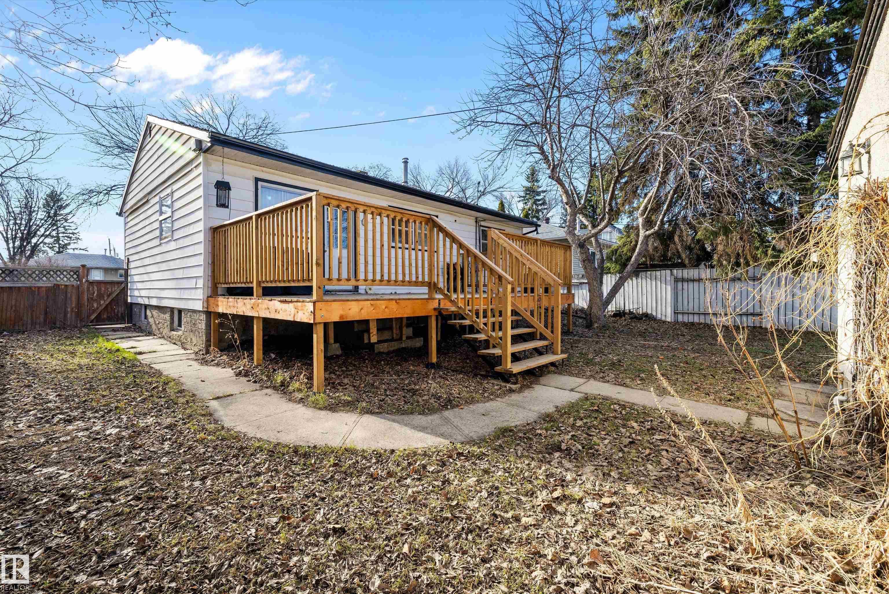 https://zimg.paragon.ice.com/ParagonImages/Property/PM/RAE/225399516/51/0/0/fb4b66e5c7c9a7e490601b38c296853b/1/f34dfa9648eda35ecdfa71597c1f8a6f/225399516-083388e4-118d-4673-8a85-9d4578355bdd.JPG