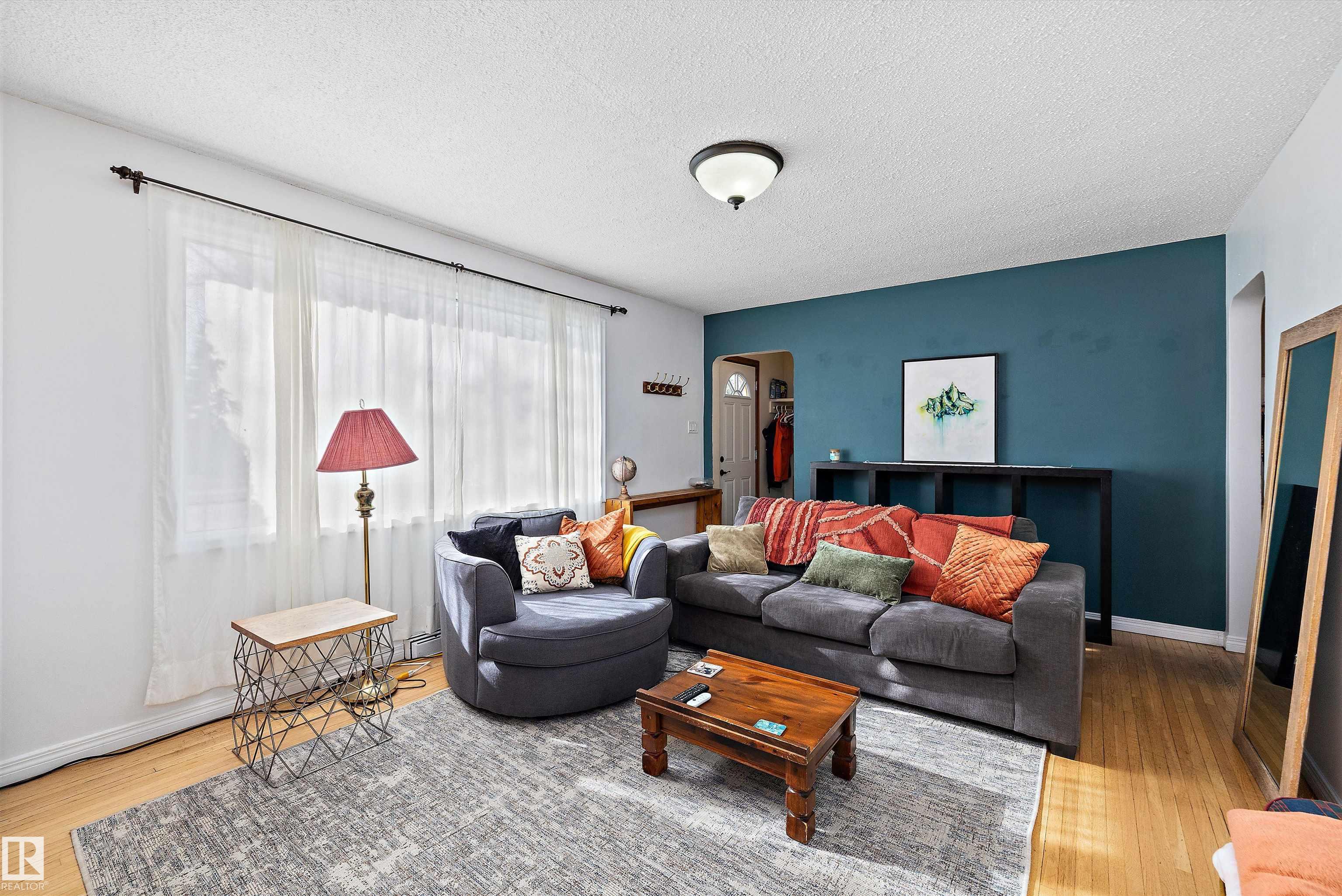 https://zimg.paragon.ice.com/ParagonImages/Property/PM/RAE/225399516/6/0/0/f457f4d47758d55d3668760038408b77/1/f34dfa9648eda35ecdfa71597c1f8a6f/225399516-176e6fb5-0ca7-4646-9340-03f99521698a.JPG