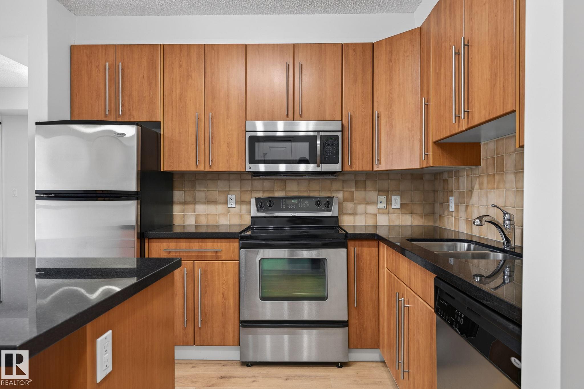 https://zimg.paragon.ice.com/ParagonImages/Property/PM/RAE/225399517/11/0/0/b860e6269187bf5dfc167234f4fcba8c/1/343058cd53927566fa548569ac630aed/225399517-4fa32a1c-70d4-45e0-a2c1-8bb179b9e295.JPG
