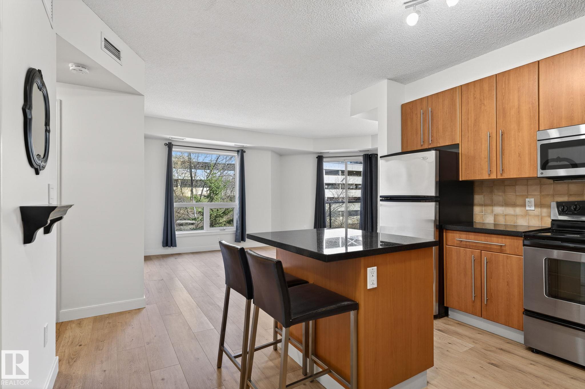 https://zimg.paragon.ice.com/ParagonImages/Property/PM/RAE/225399517/12/0/0/fa1b0809da1a6eb21fe3a456d0bd2989/1/343058cd53927566fa548569ac630aed/225399517-6117ee6c-71d4-43e6-b149-0f6c2d0ca073.JPG