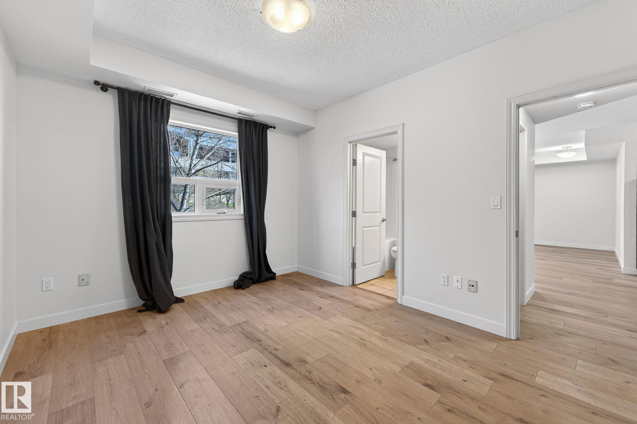 https://zimg.paragon.ice.com/ParagonImages/Property/PM/RAE/225399517/26/0/0/b9fd95cffd1fe3d0ef7a1a2bd08dc4a7/1/343058cd53927566fa548569ac630aed/225399517-171b98da-002a-4d27-8ba3-cbb7c8c911ce.JPG