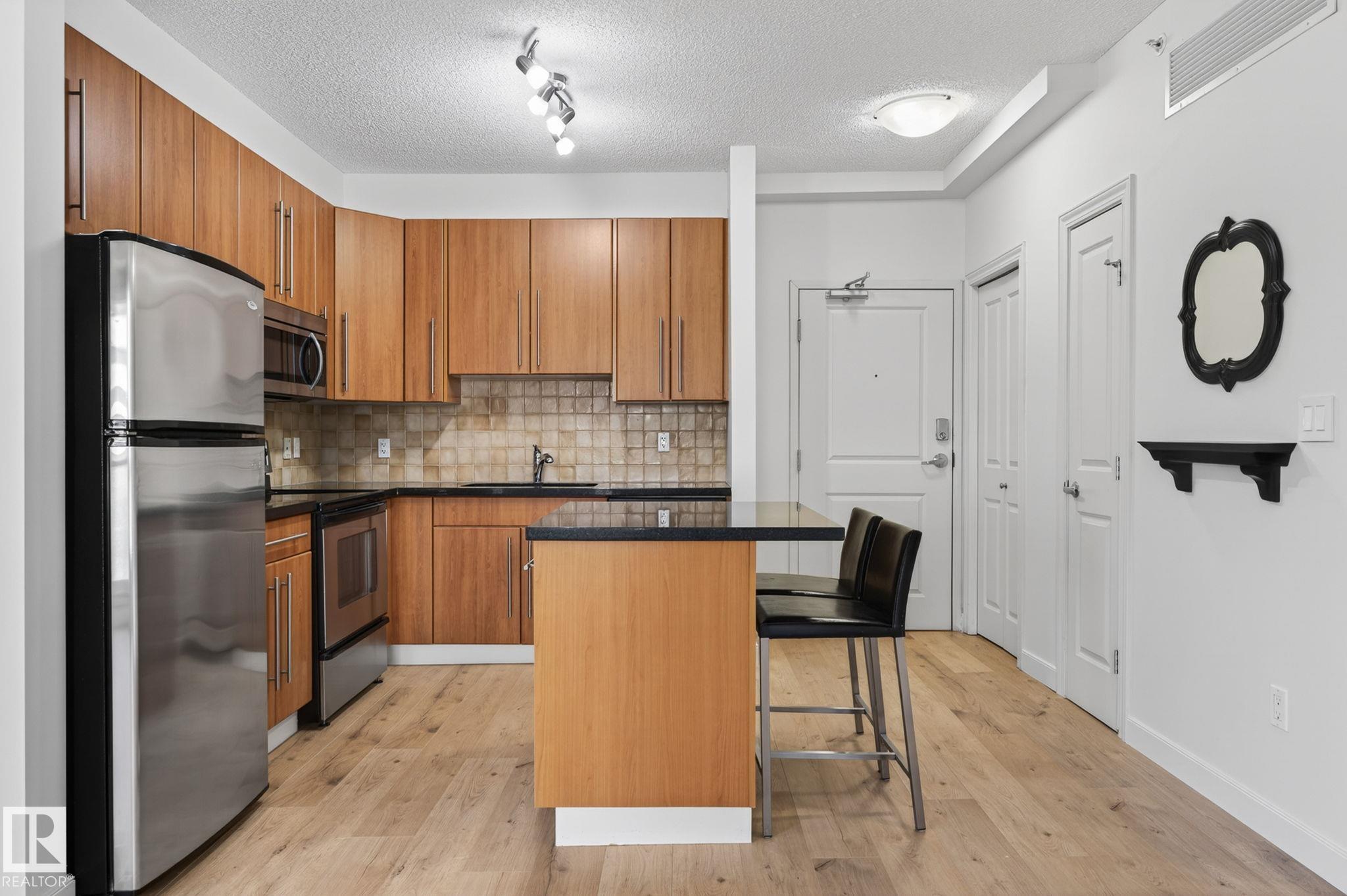 https://zimg.paragon.ice.com/ParagonImages/Property/PM/RAE/225399517/9/0/0/c40ea6d222ded2ba9cd067d06bacf247/1/343058cd53927566fa548569ac630aed/225399517-8e1c867c-05f6-4b6e-b89e-23ff4ee1bd1a.JPG