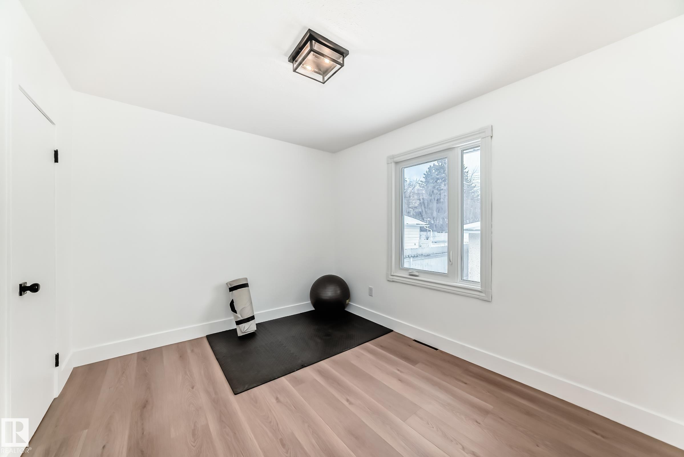 Photo 12 at 8712 89 Avenue NW, Bonnie Doon, Edmonton