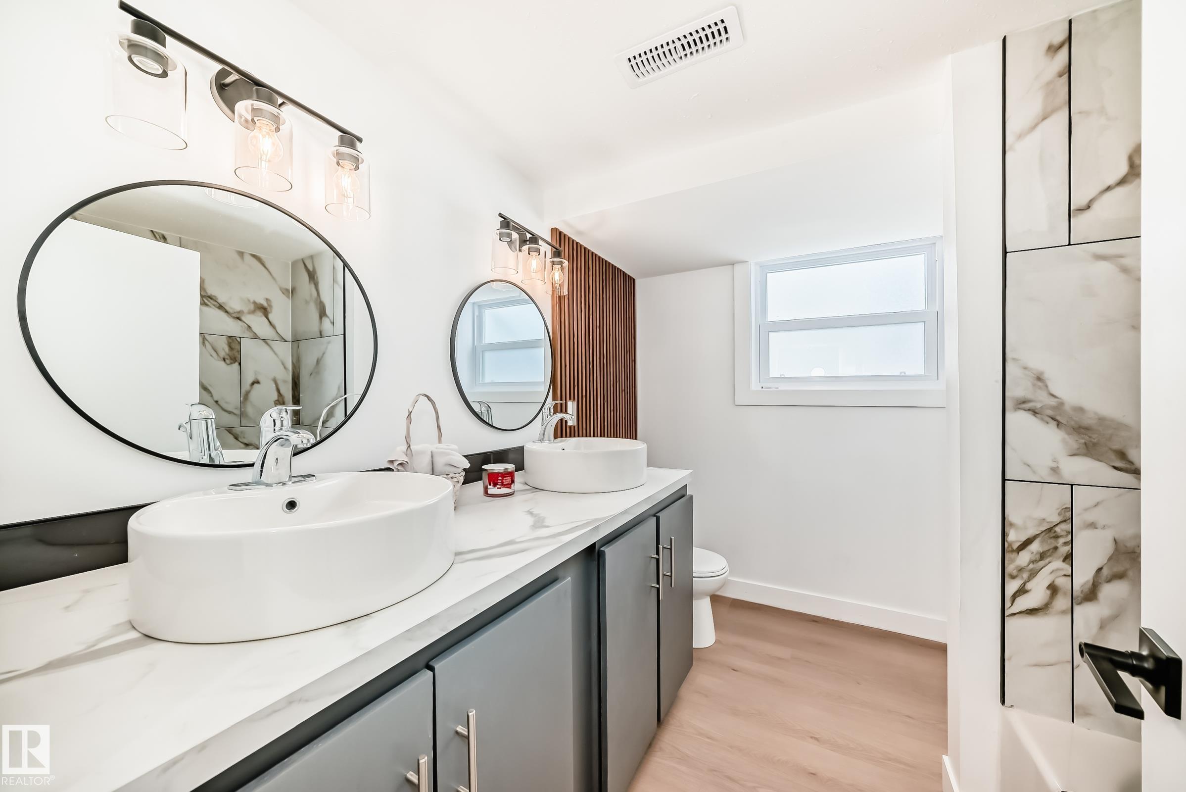Photo 15 at 8712 89 Avenue NW, Bonnie Doon, Edmonton