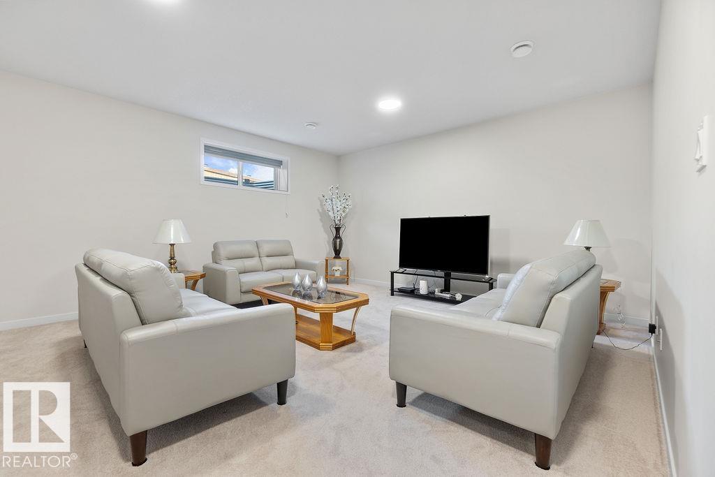 https://zimg.paragon.ice.com/ParagonImages/Property/PM/RAE/225399536/41/0/0/1d8c929444fa04c0b578dab8242721c6/1/3a2bf6b16eb3f9c8e4808f5942757ca7/225399536-a9ee9897-3657-45cf-89b0-9fc3677f7374.JPG