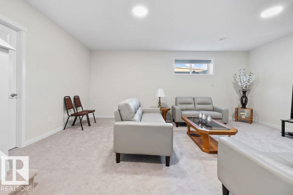 https://zimg.paragon.ice.com/ParagonImages/Property/PM/RAE/225399536/42/0/0/ad1eee8b013241891f4294294268fe69/1/3a2bf6b16eb3f9c8e4808f5942757ca7/225399536-d9153447-7259-4887-82c5-fae0ea5eaa1c.JPG