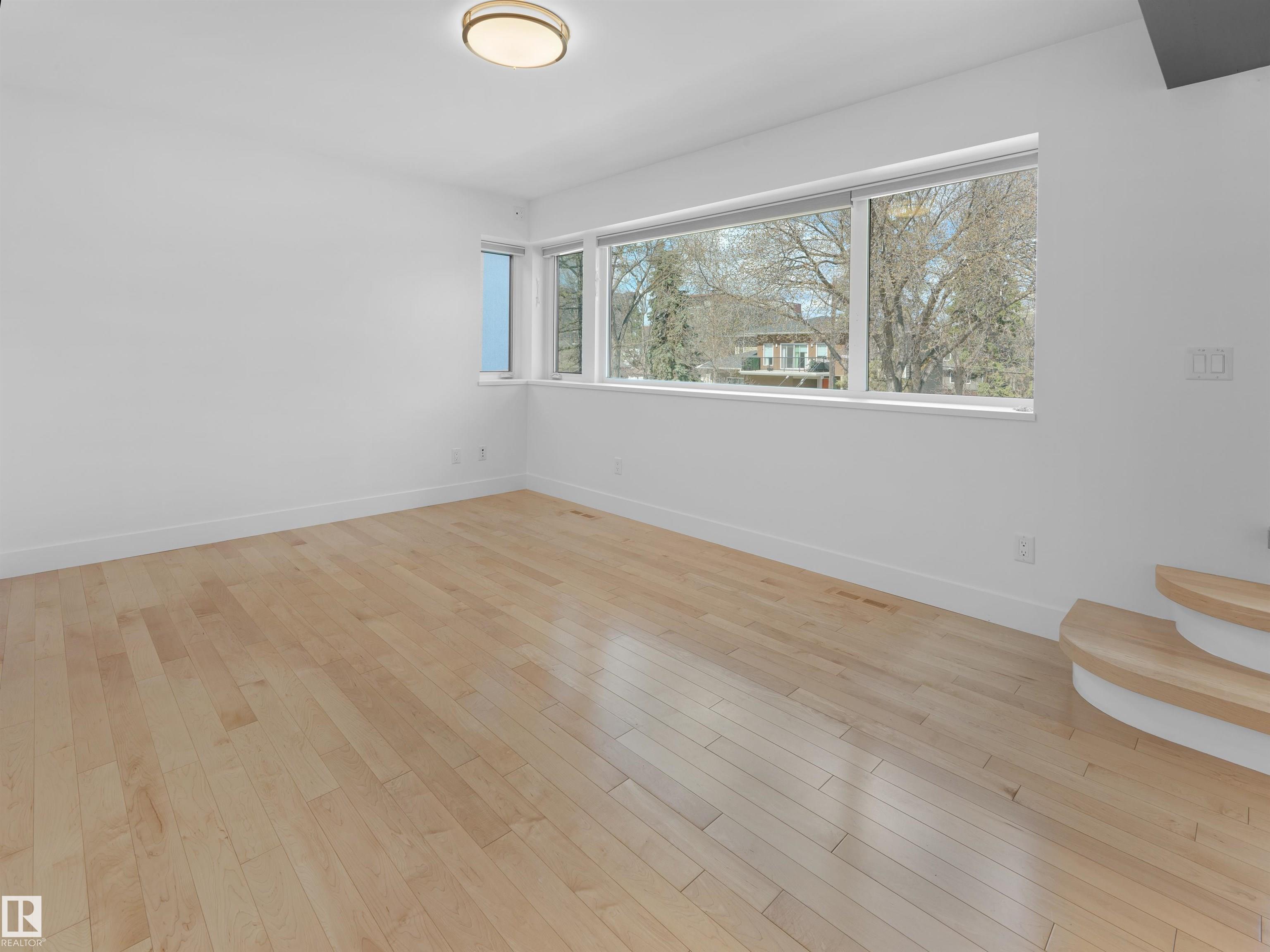 https://zimg.paragon.ice.com/ParagonImages/Property/PM/RAE/225399537/15/0/0/79915da1e506ec388000071f503499c1/1/efb25d209993a46e868323caf1c1a10a/225399537-cc0f3c25-681b-46d3-92d5-1e6efce13ef1.JPG