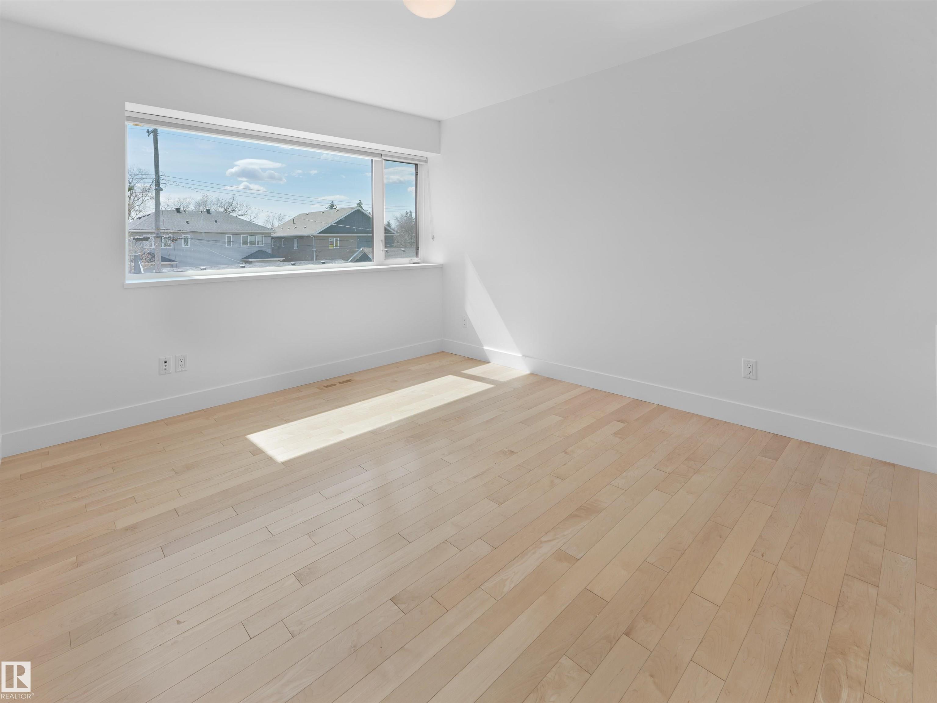 https://zimg.paragon.ice.com/ParagonImages/Property/PM/RAE/225399537/17/0/0/538b05f9578e6edf4c7d60bc51ef8940/1/efb25d209993a46e868323caf1c1a10a/225399537-ca6bcca4-88ad-47fa-9194-a5aa6d55304c.JPG